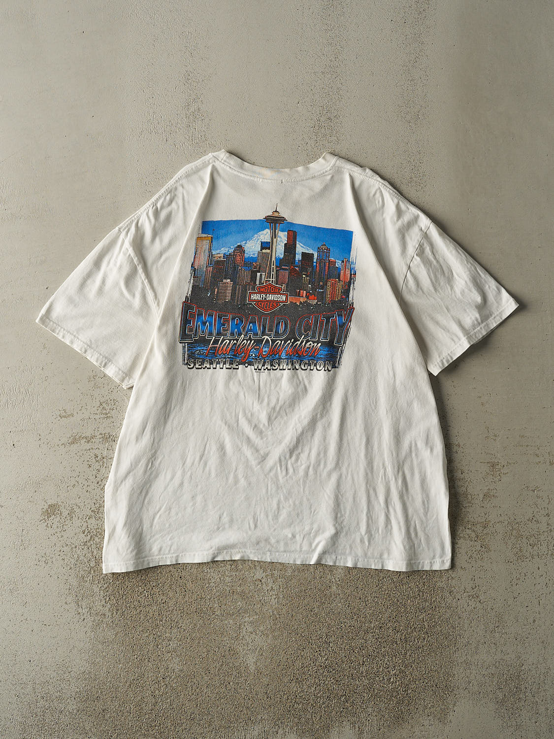 Vintage 11' White Harley Davidson Seattle Washington Pocket Tee (XXL)