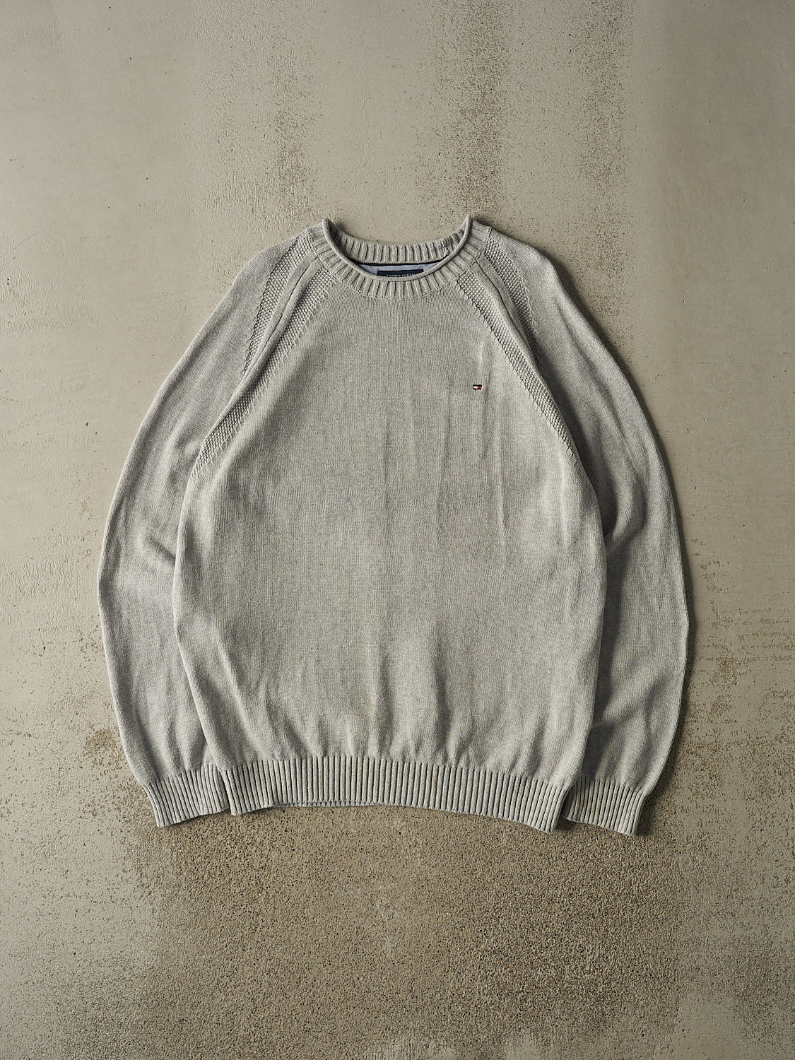 Vintage Y2K Grey Tommy Hilfiger Embroidered Knit (XXL)