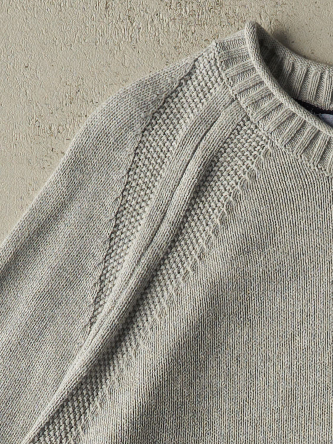 Vintage Y2K Grey Tommy Hilfiger Embroidered Knit (XXL)