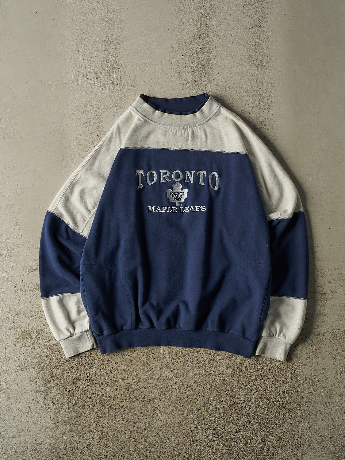 Vintage 90s Navy Blue Toronto Maple Leafs Embroidered Crewneck (XL)