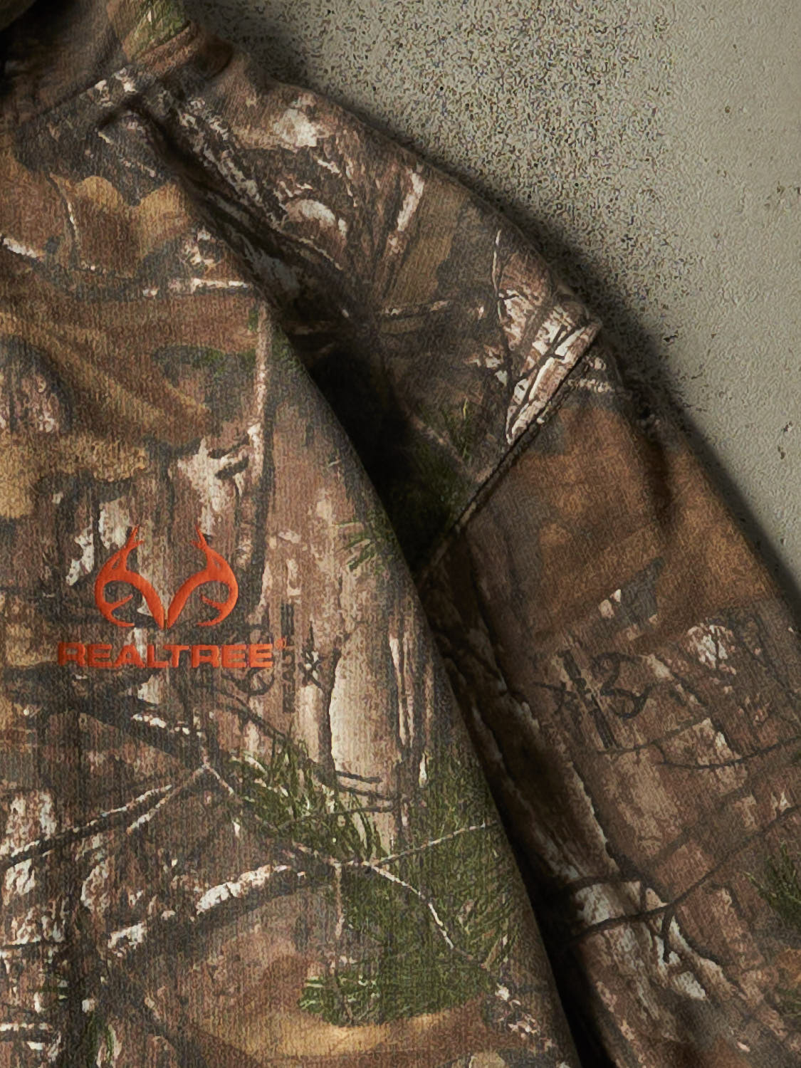Vintage Y2K Camo Realtree Logo Hoodie (M)