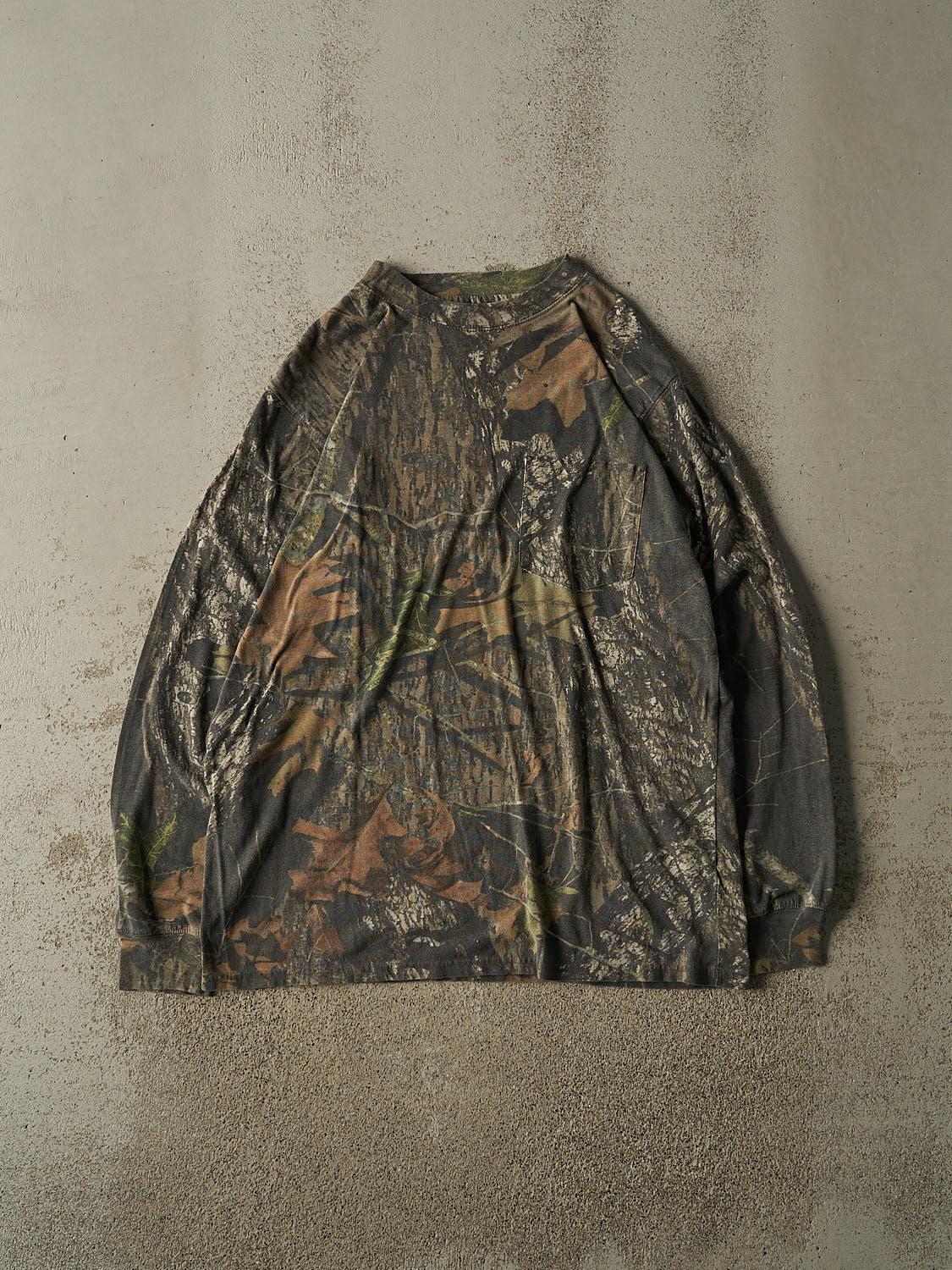 Vintage 90s Camo Mossy Oak Pocket Long Sleeve (L/XL)