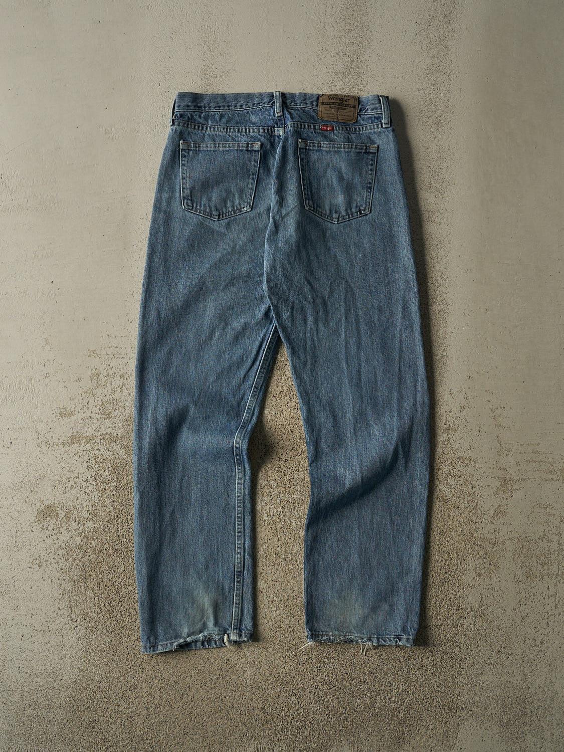 Vintage Y2K Mid Wash Wrangler Jeans (32x30.5)