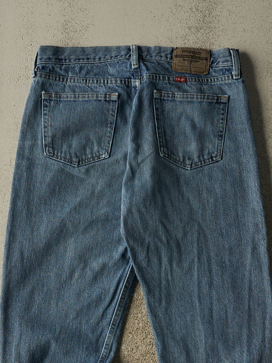 Vintage Y2K Mid Wash Wrangler Jeans (32x30.5)