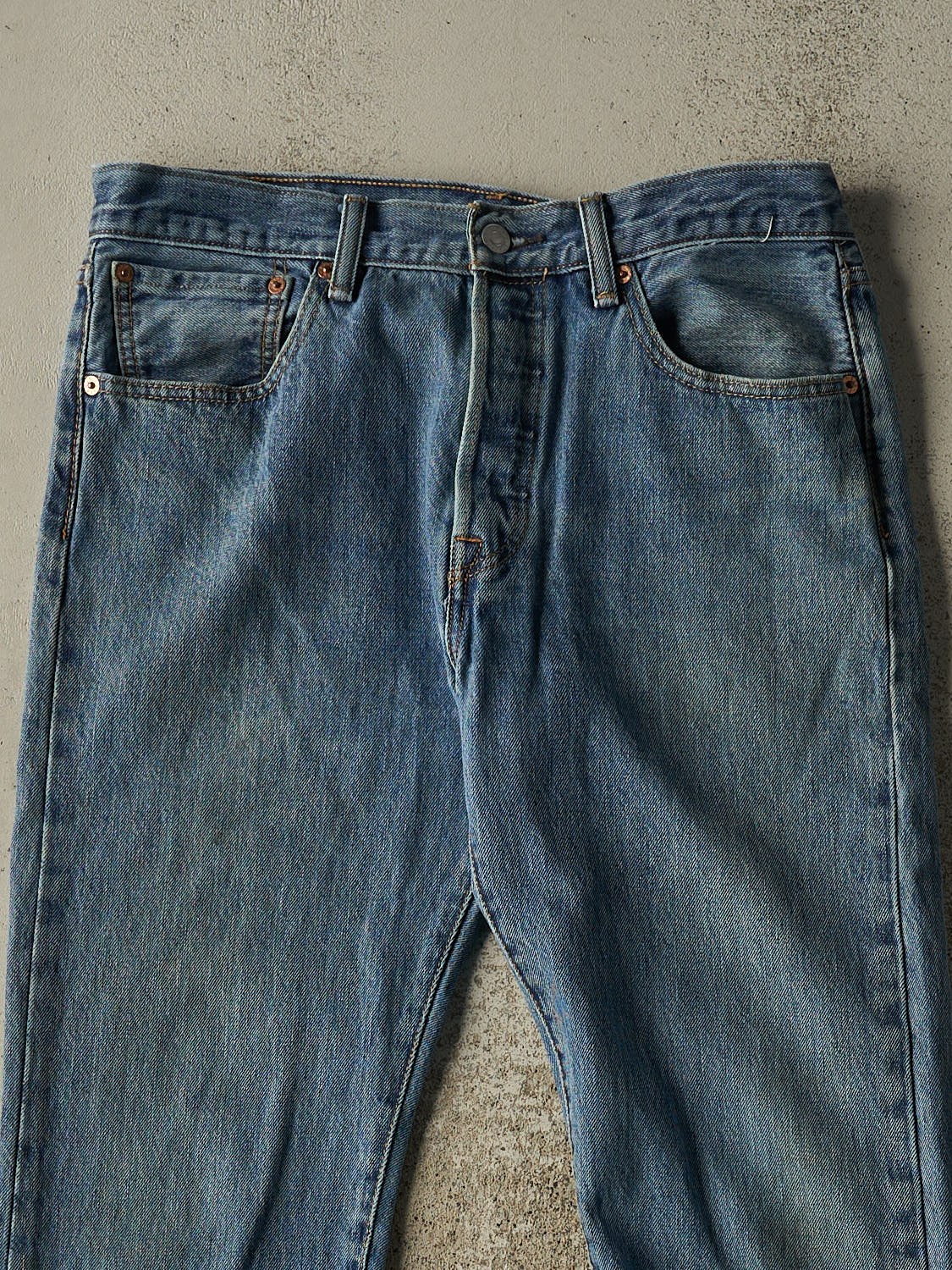 Vintage 90s Mid Wash Levi's 501 Jeans (32x30)