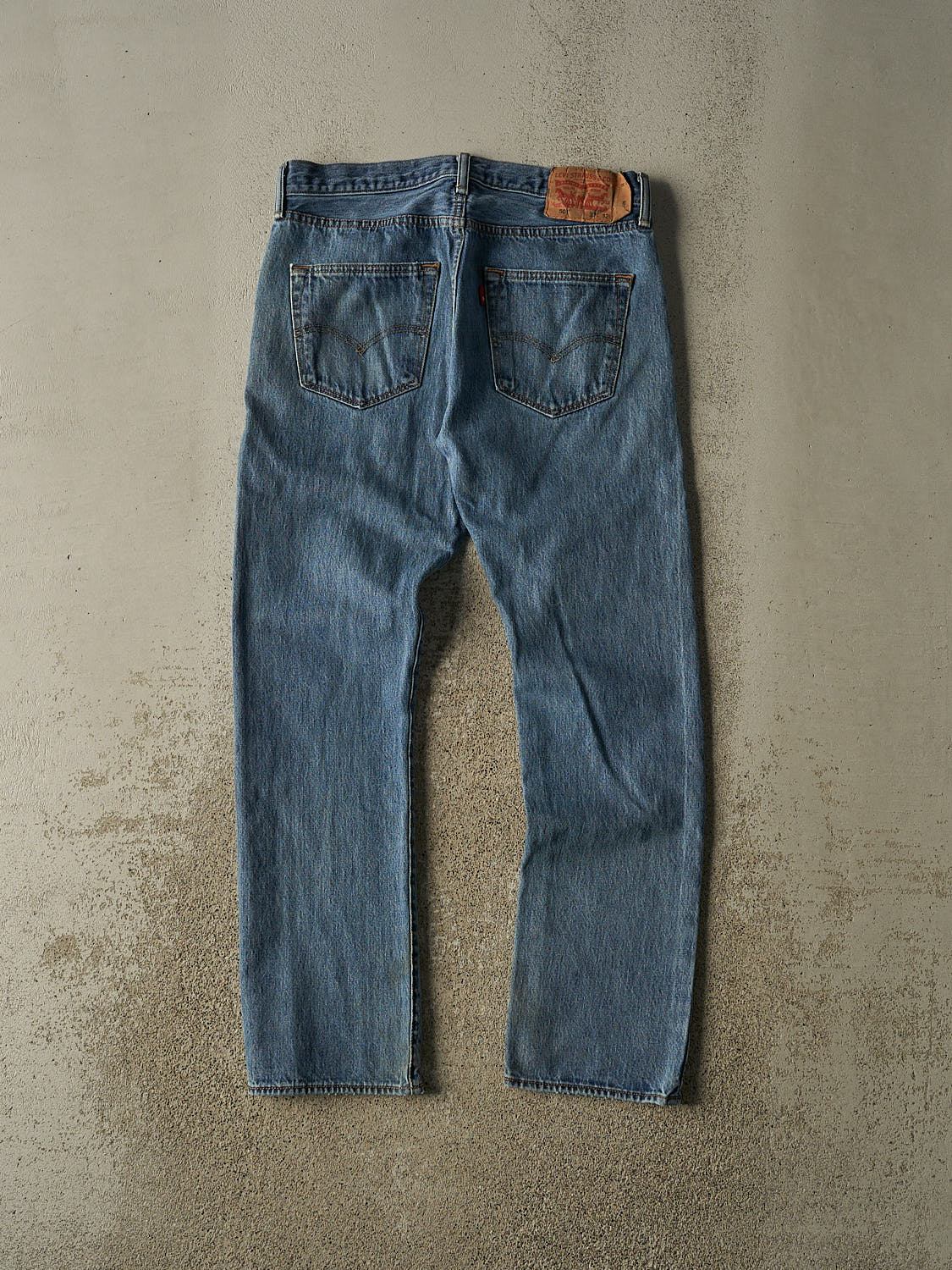 Vintage 90s Mid Wash Levi's 501 Jeans (32x30)