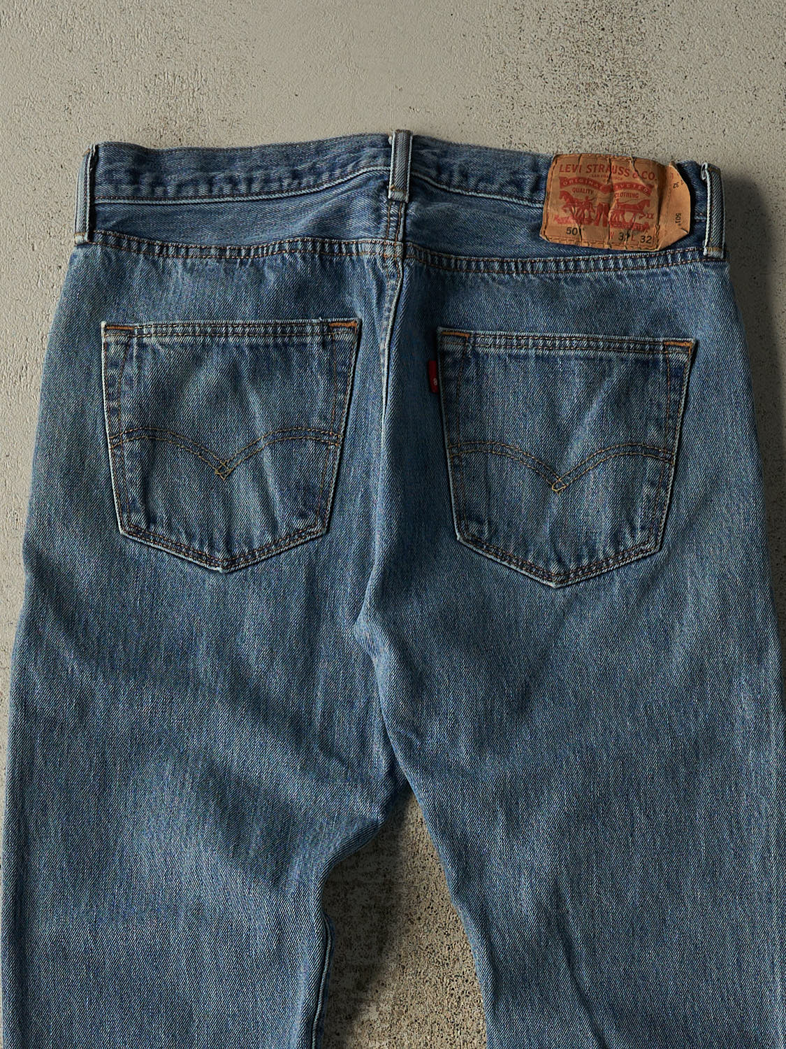 Vintage 90s Mid Wash Levi's 501 Jeans (32x30)