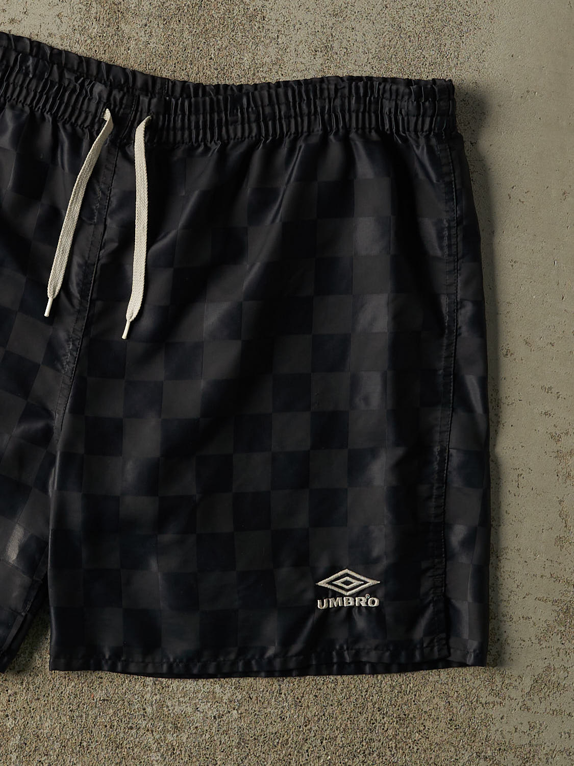 Vintage 90s Black Umbro Track Shorts (38x6)