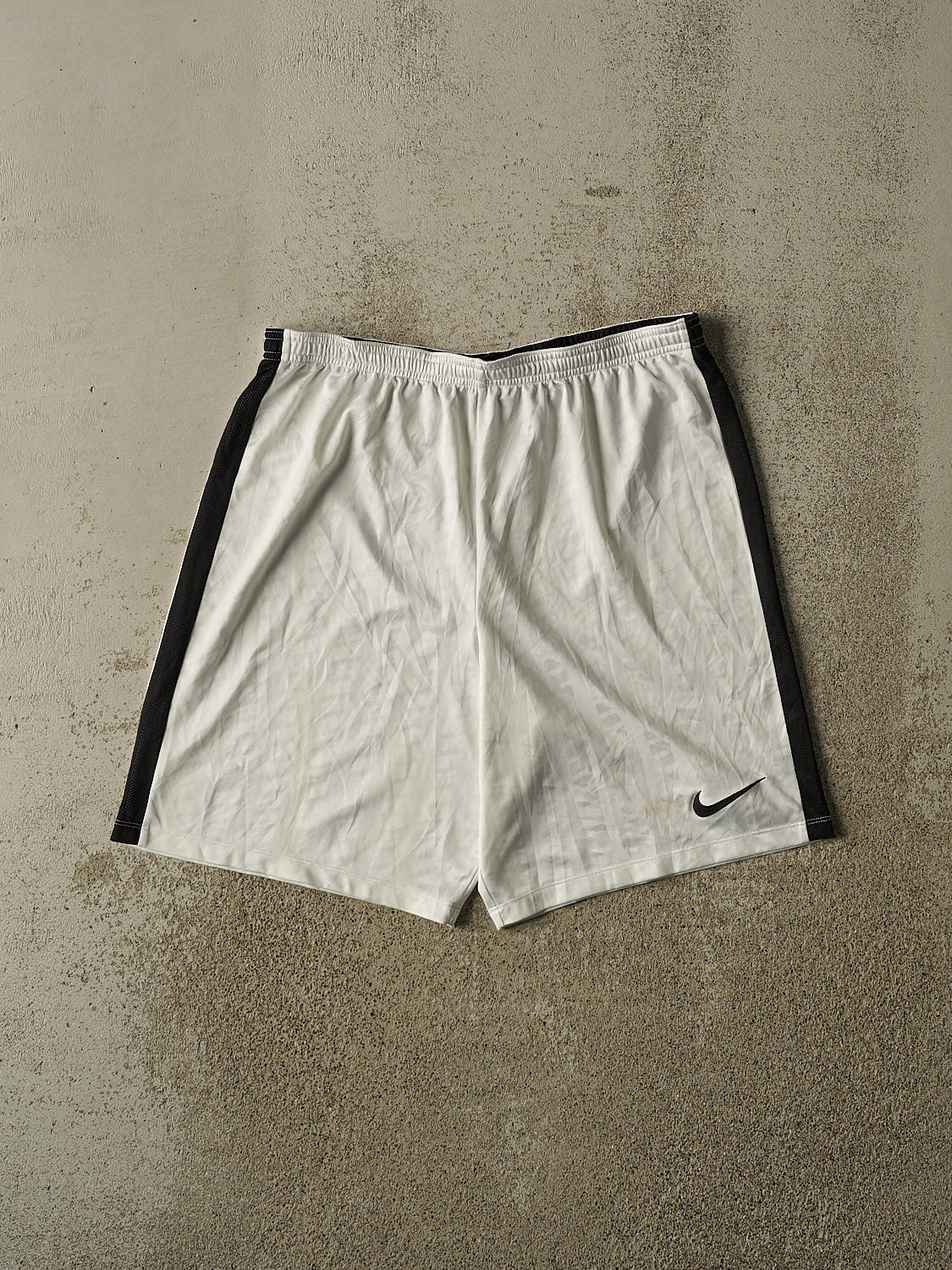 Vintage Y2K White Nike Track Shorts (32x8.5)