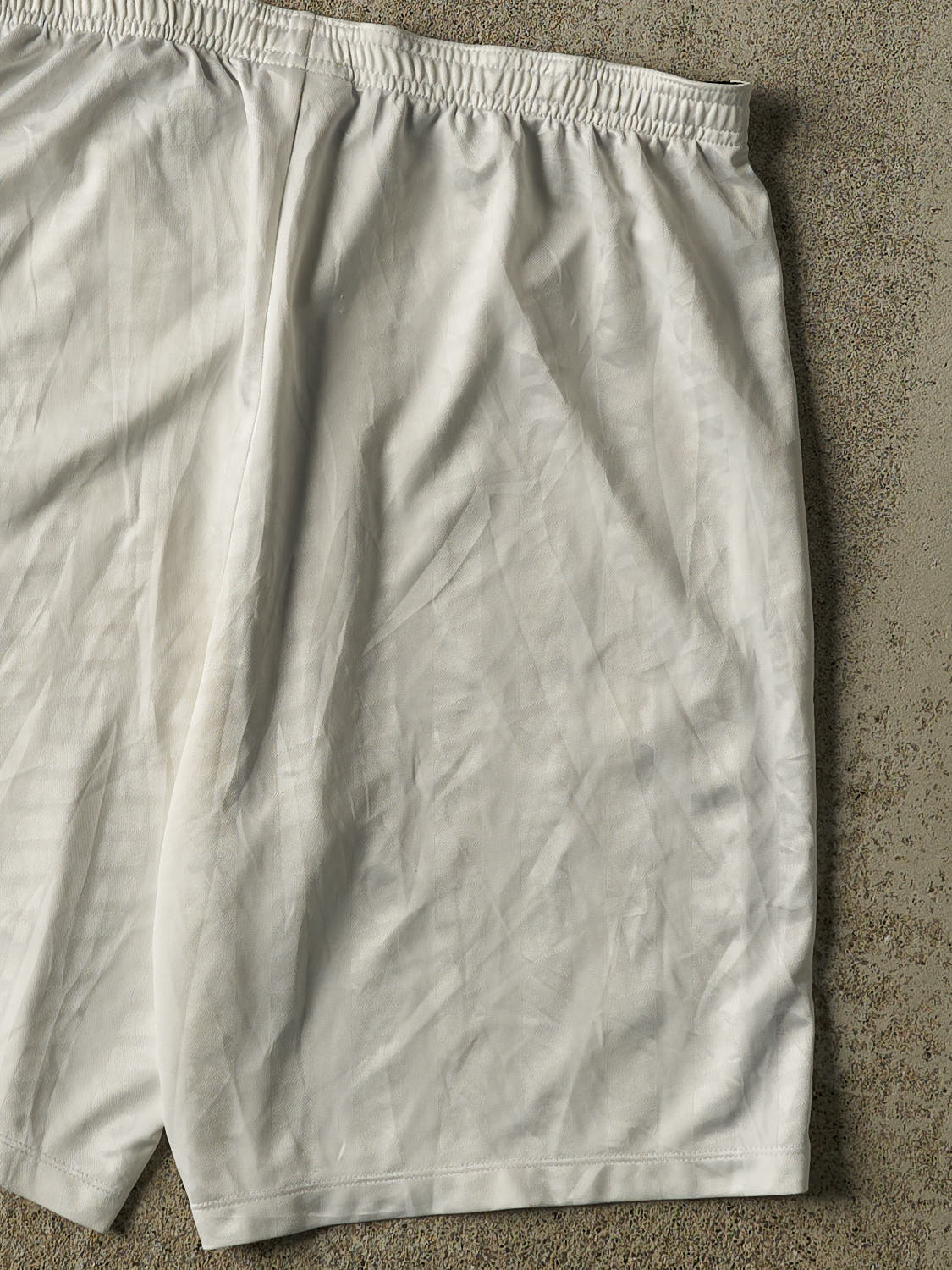 Vintage Y2K White Nike Track Shorts (32x8.5)