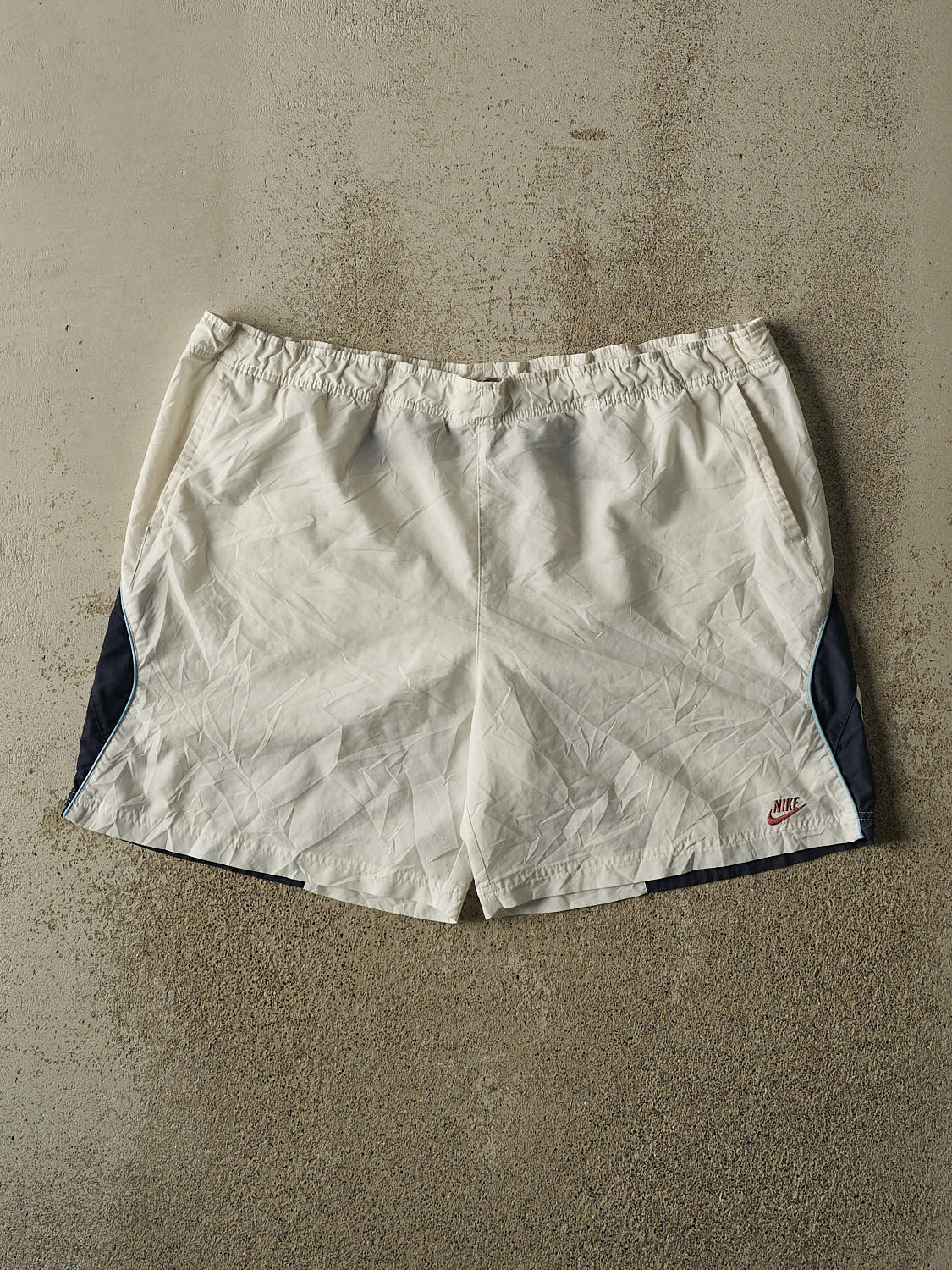 Vintage Y2K White Nike Track Shorts (40x7.5)