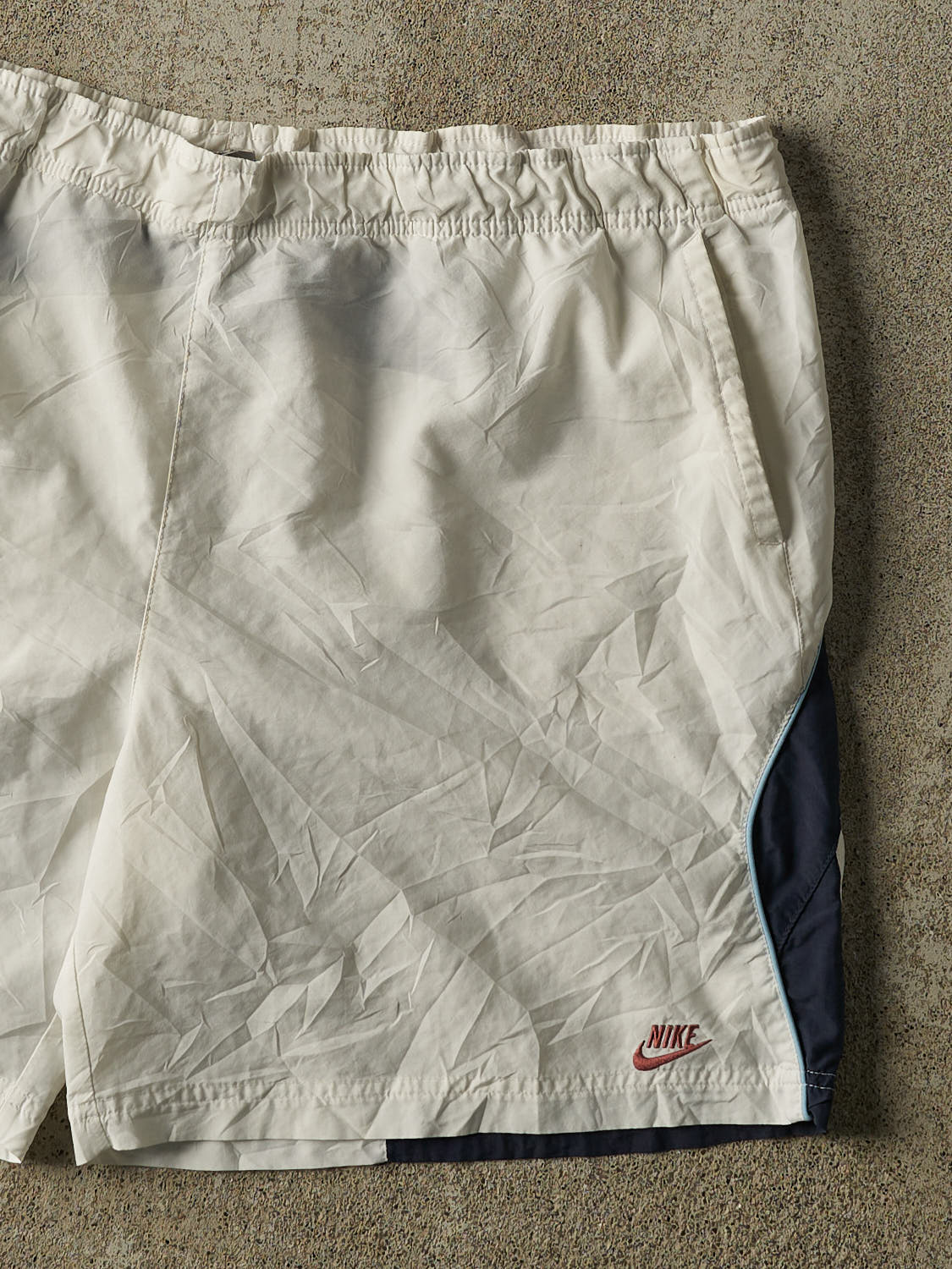 Vintage Y2K White Nike Track Shorts (40x7.5)