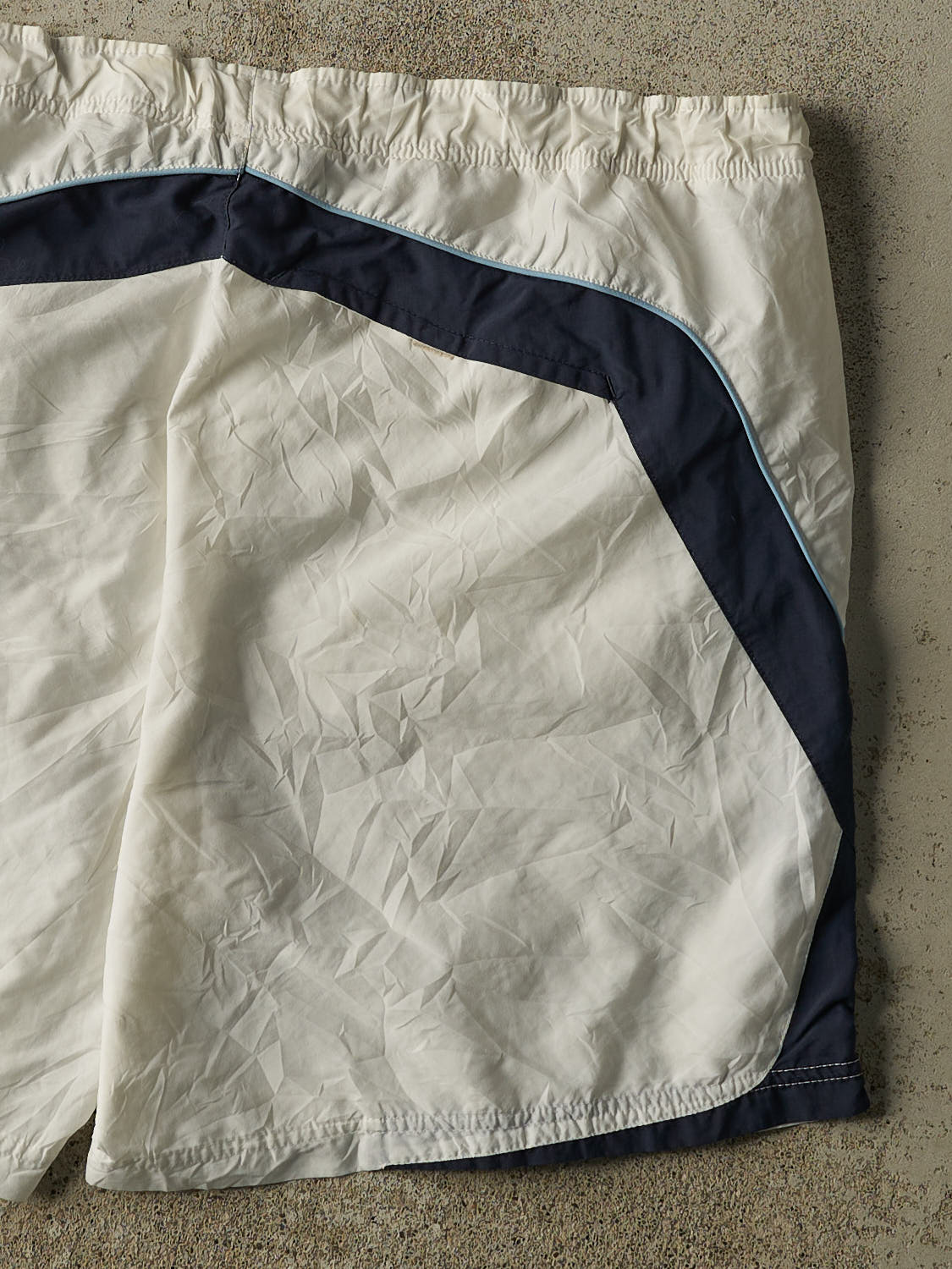 Vintage Y2K White Nike Track Shorts (40x7.5)