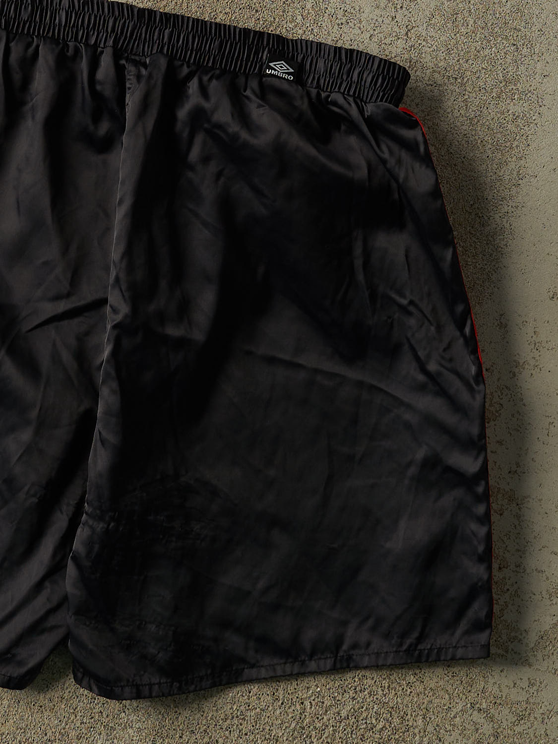 Vintage 90s Black Umbro Track Shorts (33x6)