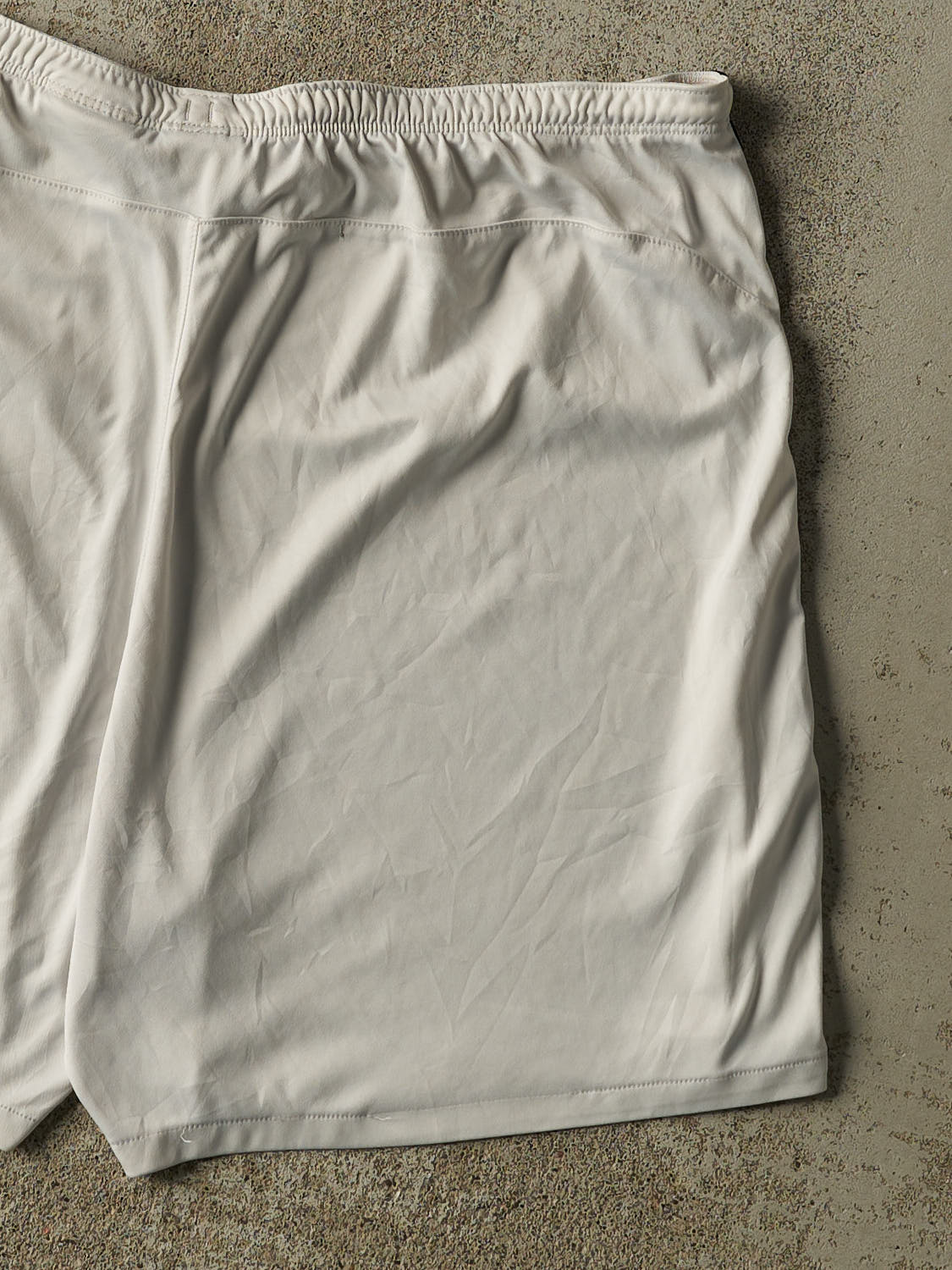 Vintage Y2K White Nike Track Shorts (33x6)
