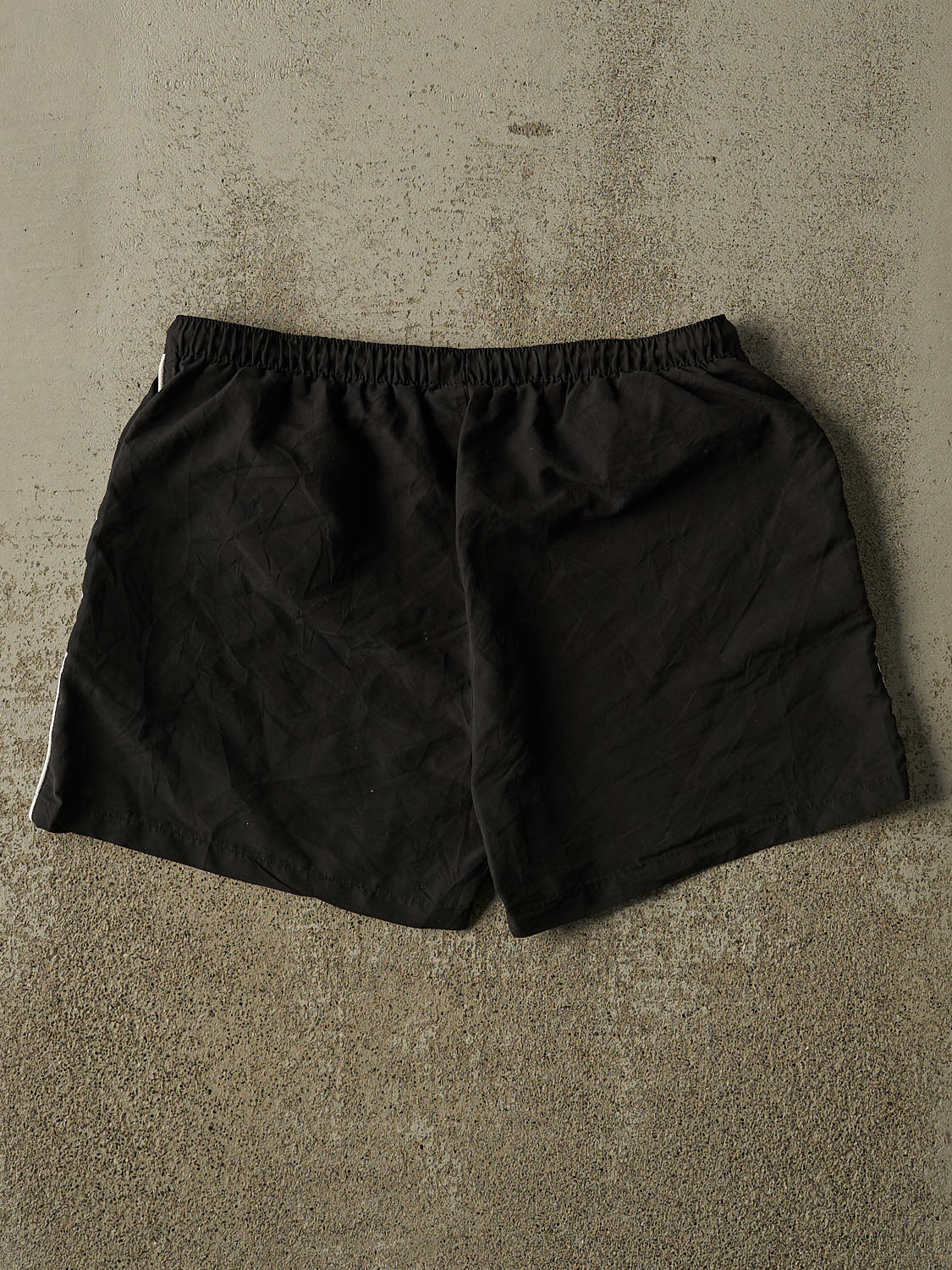 Vintage Y2K Black Ellesse Shorts (34x4)