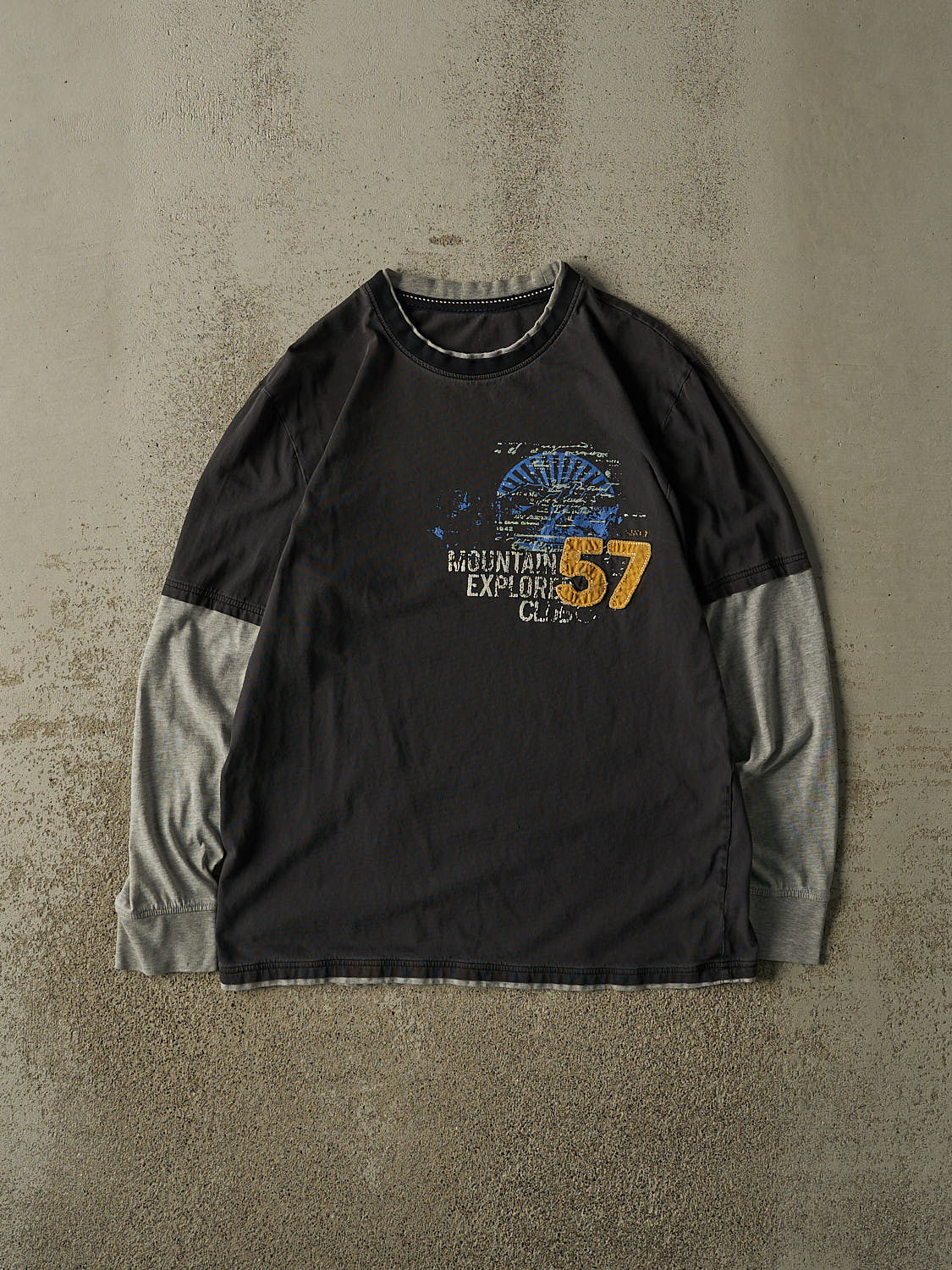 Vintage Y2K Faded Black Mountain Explorer Long Sleeve (M)