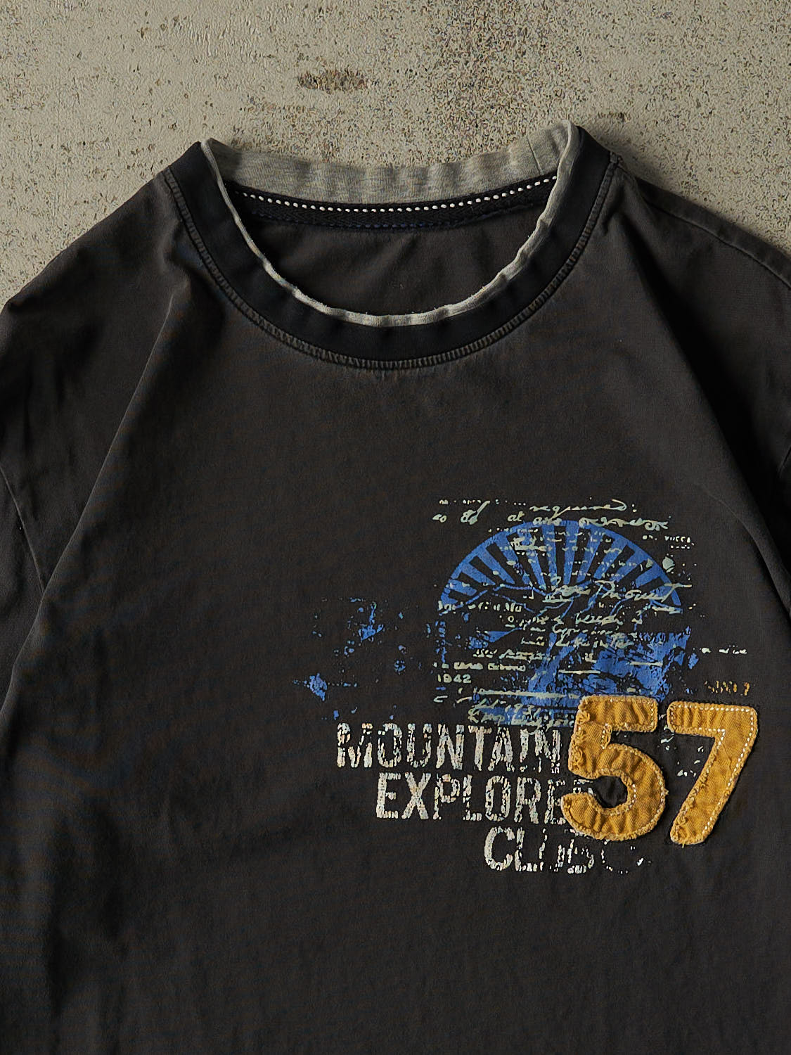 Vintage Y2K Faded Black Mountain Explorer Long Sleeve (M)