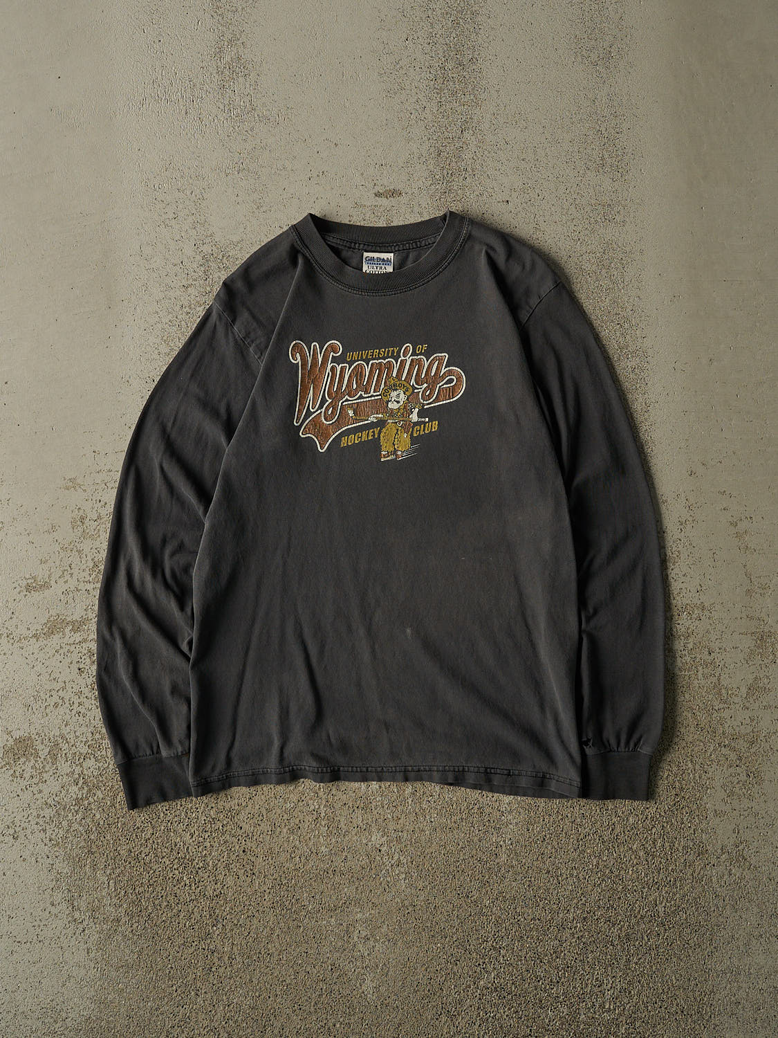 Vintage Y2K Faded Black University of Wyoming Hockey Long Sleeve (XS)