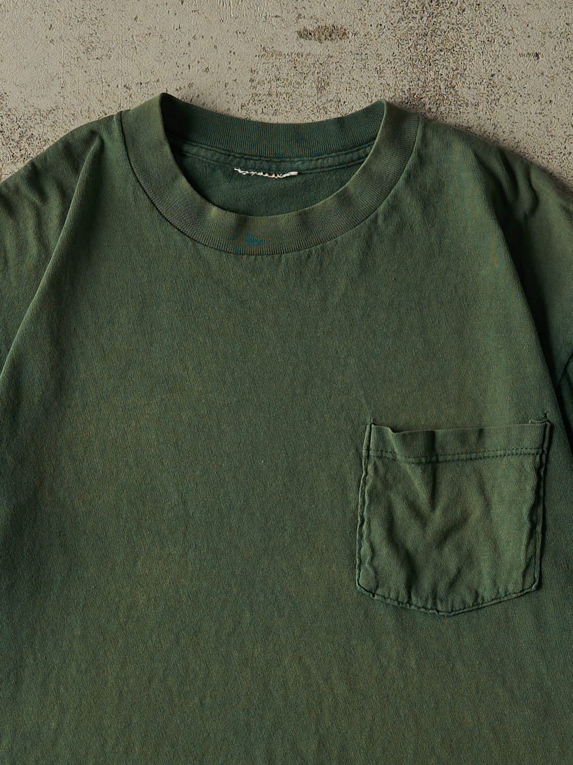 Vintage 80s Sun Faded Green Blank Single Stitch Pocket Tee (M)