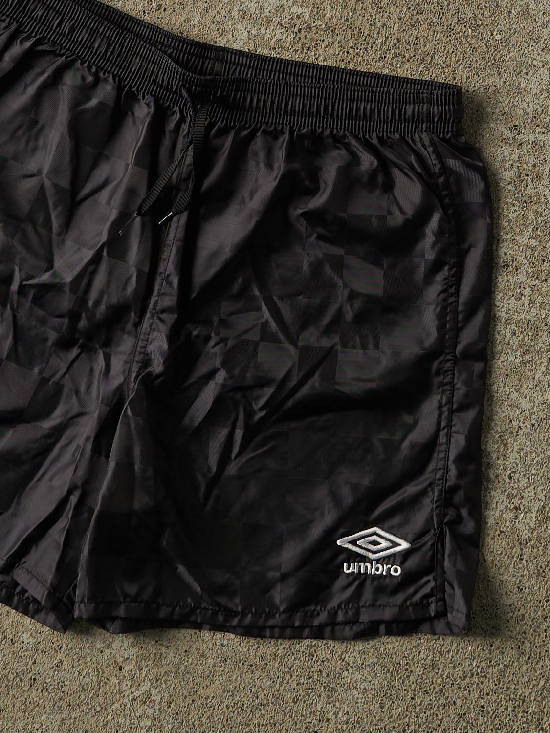 Vintage Y2K Black Umbro Track Shorts (25x5)