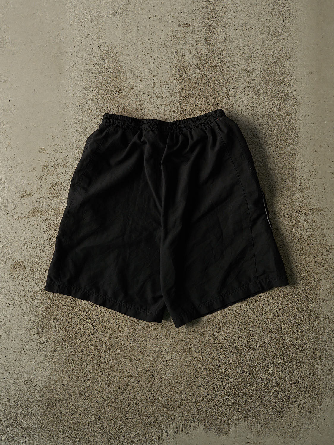 Vintage 90s Black Umbro Shorts (27x9)