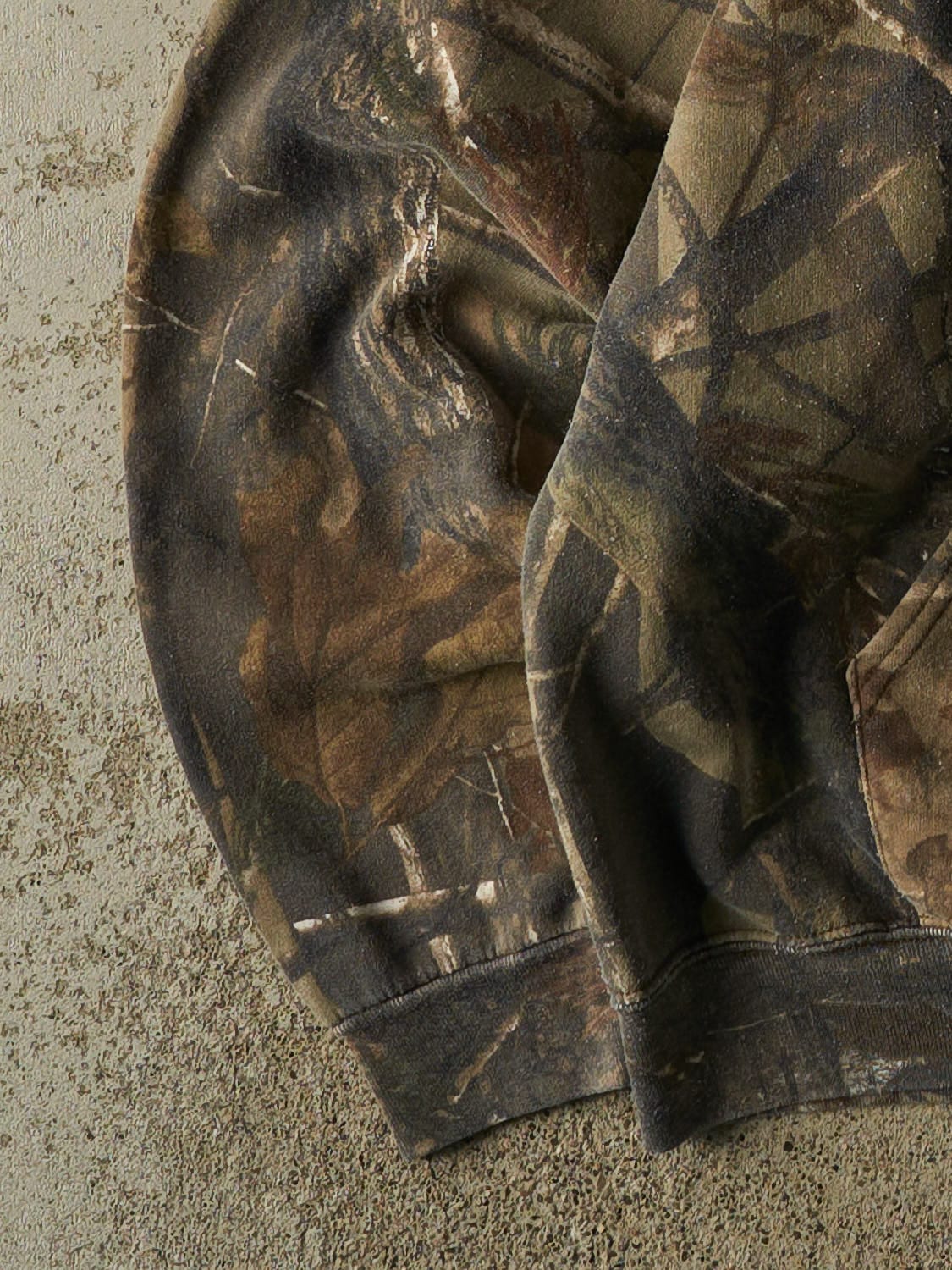 Vintage Y2K Camo Realtree Embroidered Hoodie (L/XL)