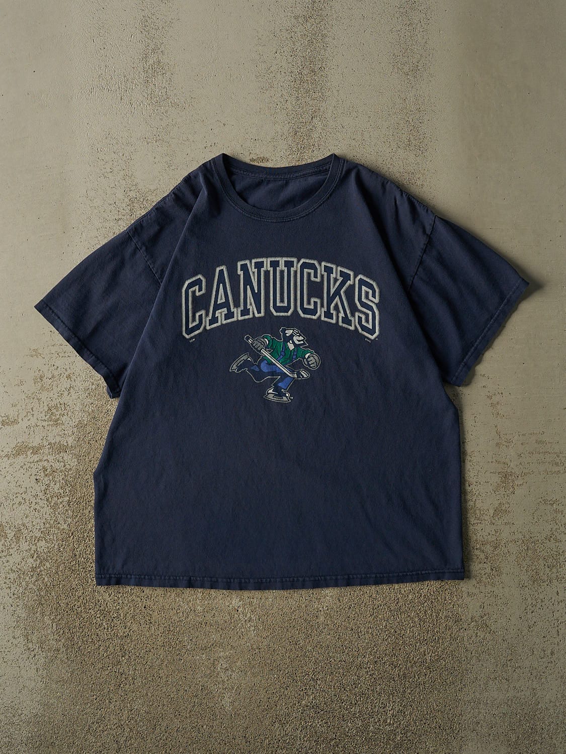 Vintage Y2K Navy Blue Vancouver Canucks Tee (L/XL)