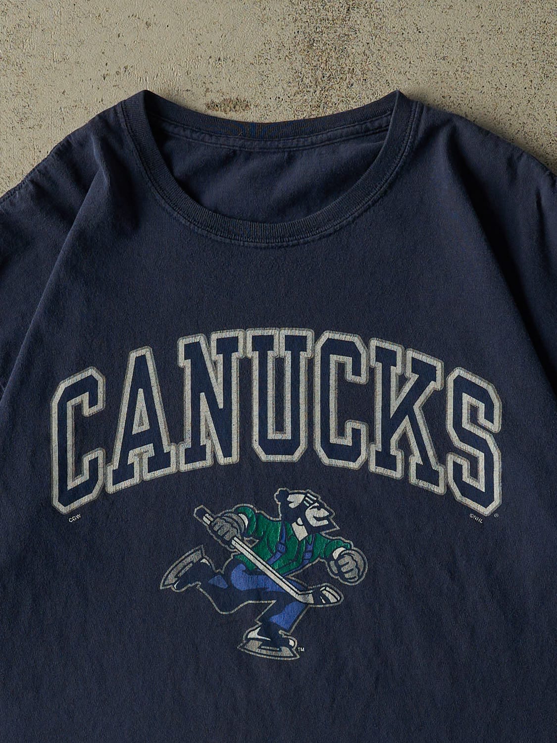 Vintage Y2K Navy Blue Vancouver Canucks Tee (L/XL)
