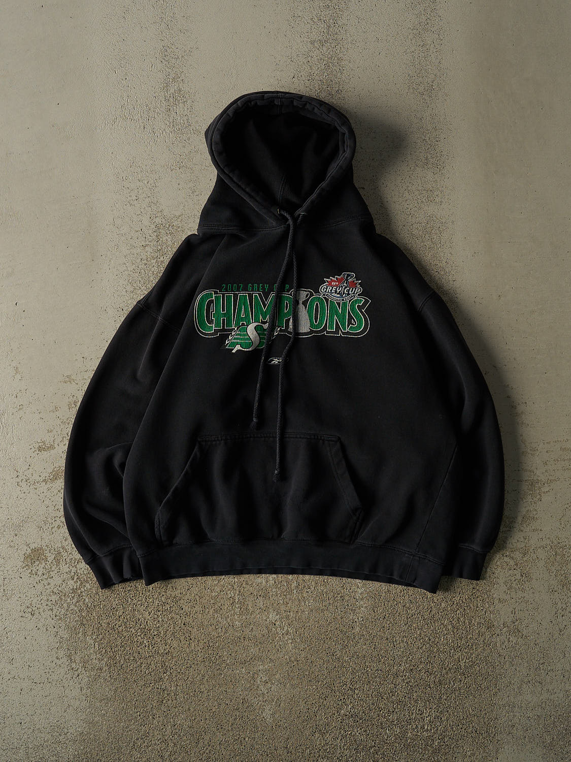 Vintage 07' Faded Black Saskatchewan Roughriders Grey Cup Champions Hoodie (M)