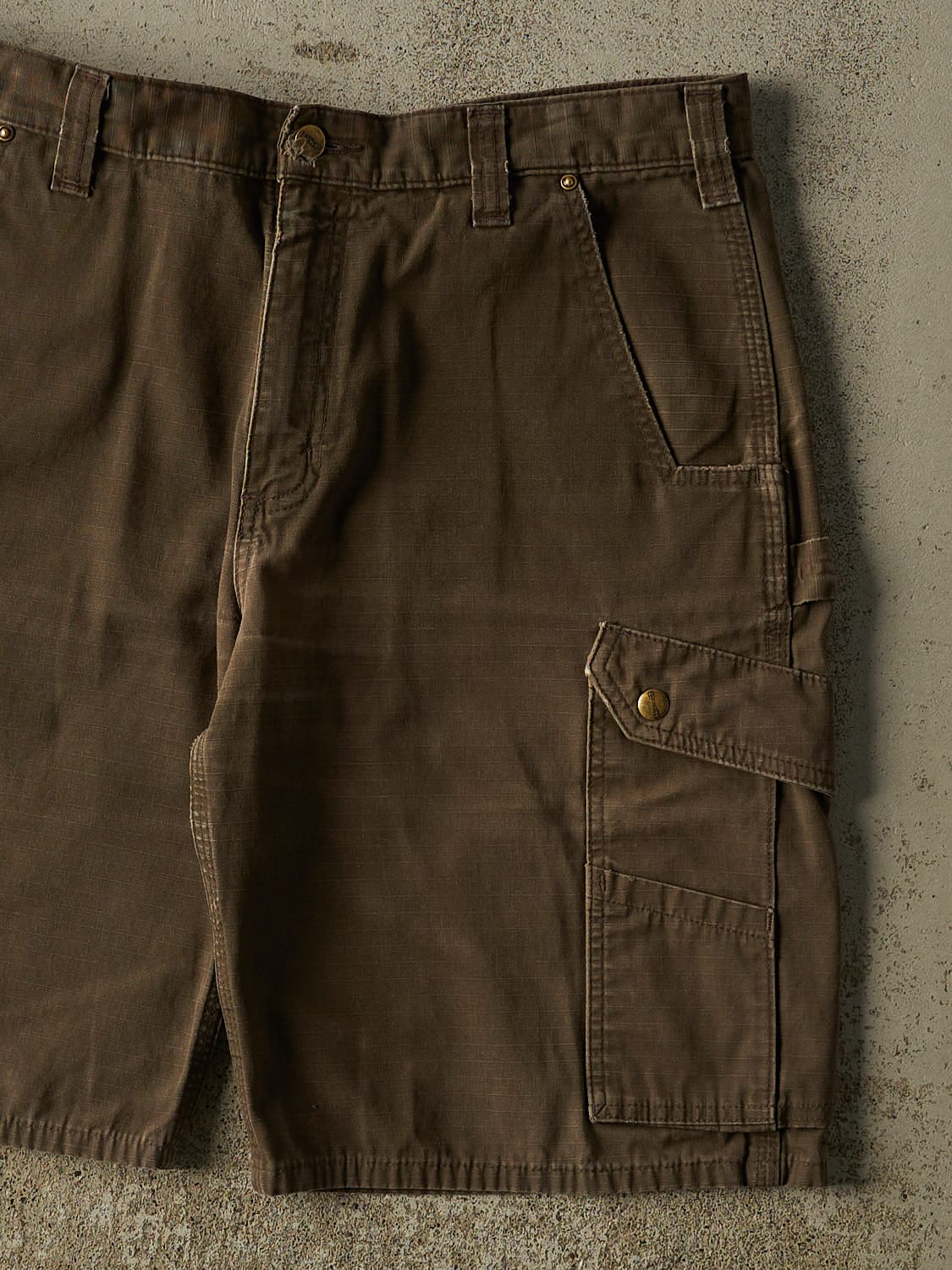 Vintage Y2K Brown Carhartt Cargo Carpenter Shorts (35x10.5)