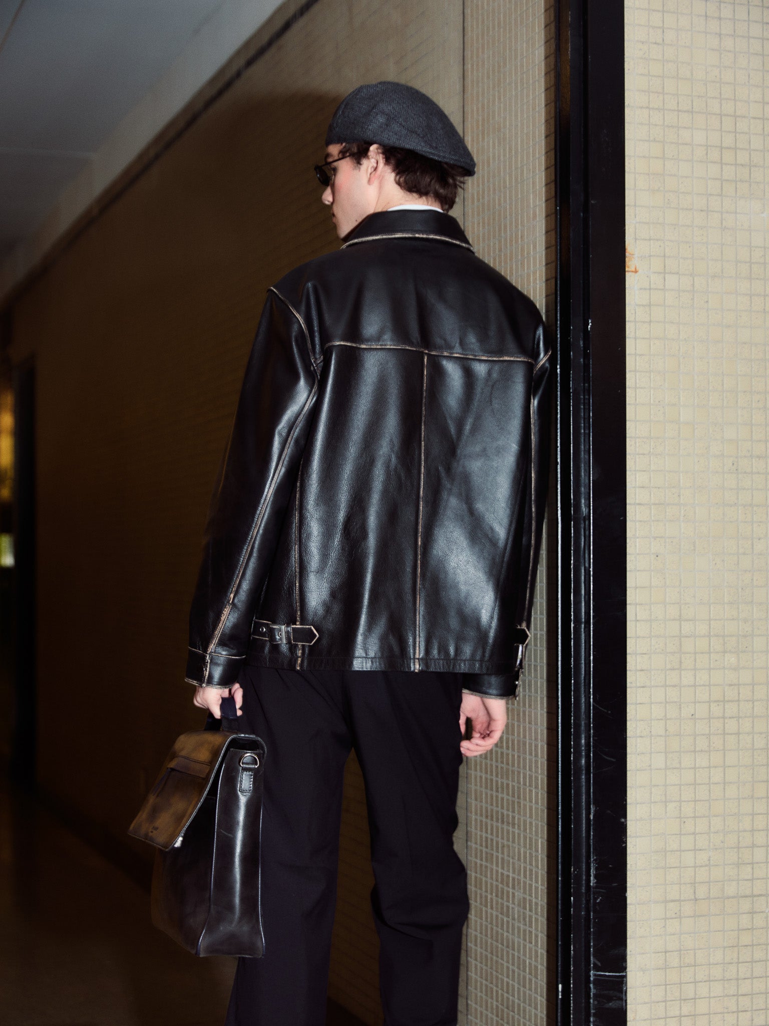The 90s Cut Leather Jacket - Solid Black