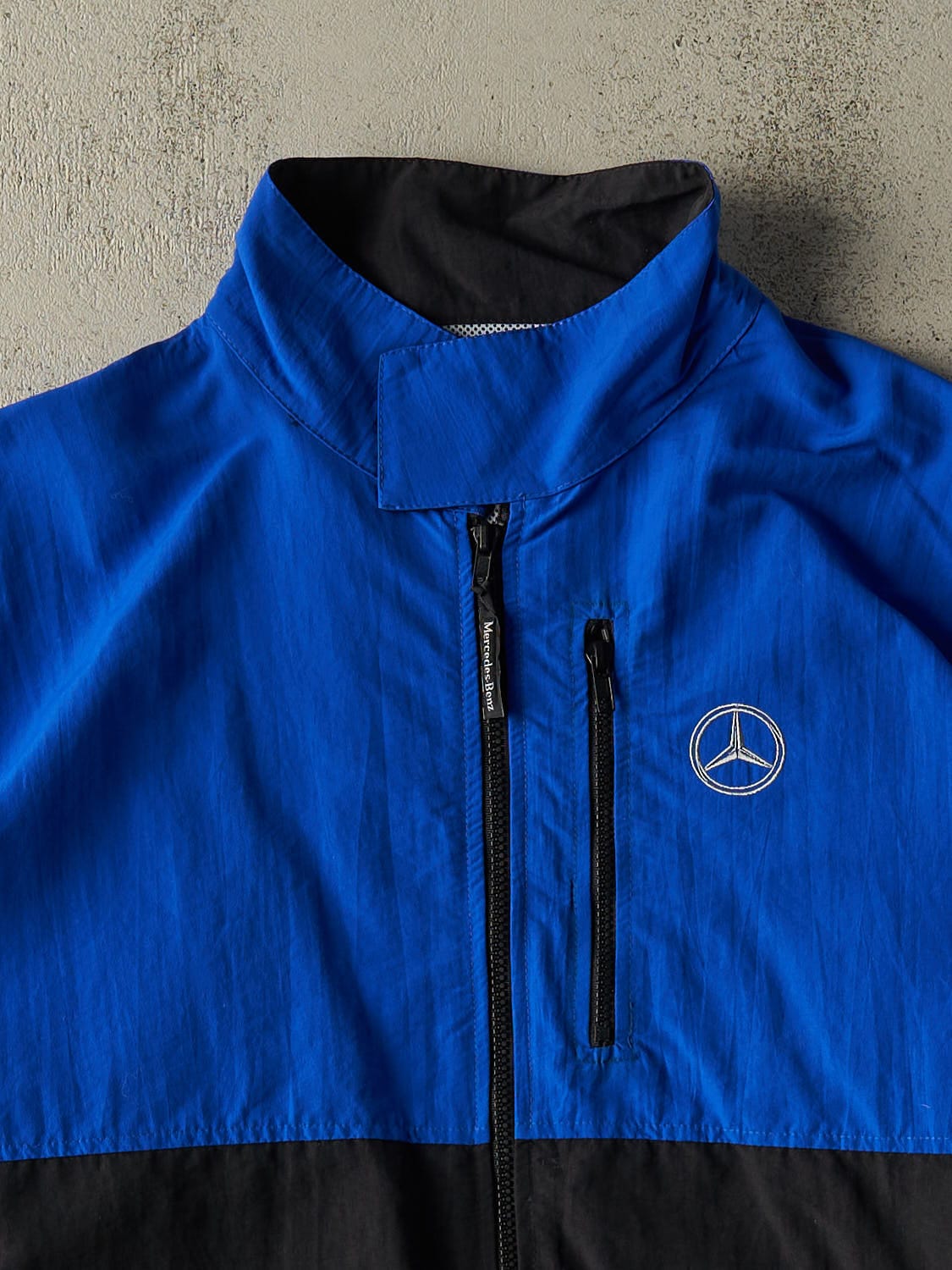 Vintage Y2K Blue Mercedes Benz Embroidered Zip Up Windbreaker Jacket (L/XL)