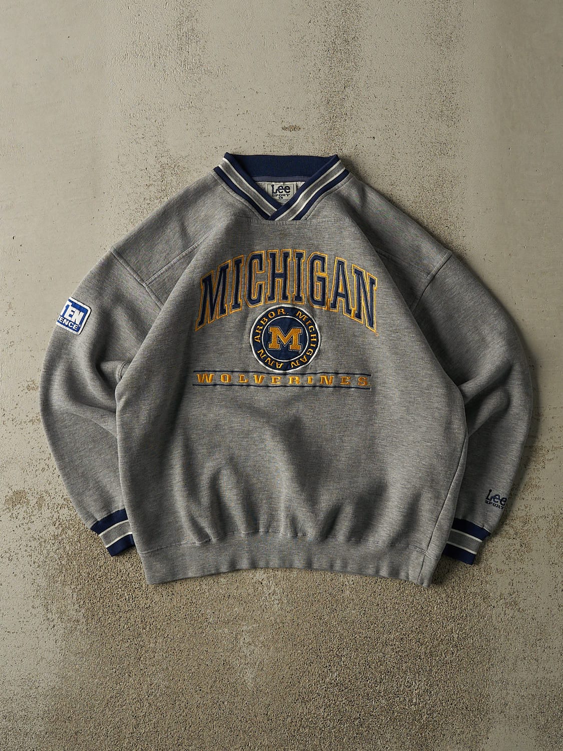 Vintage 90s Grey Michigan Wolverines Crewneck (L/XL)