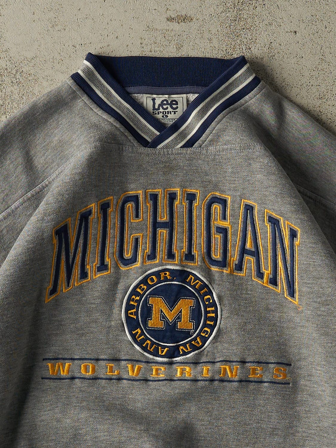 Vintage 90s Grey Michigan Wolverines Crewneck (L/XL)