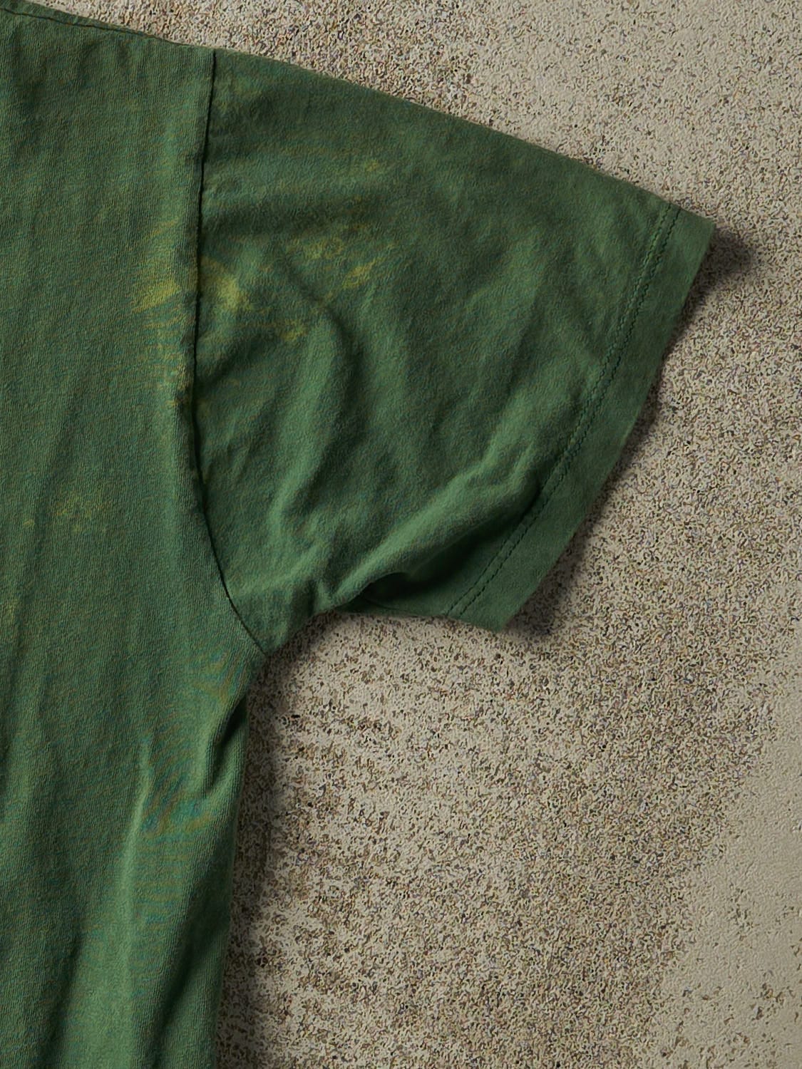 Vintage 90s Green Russell Athletic Bass Pro Shops Tee (S/M)