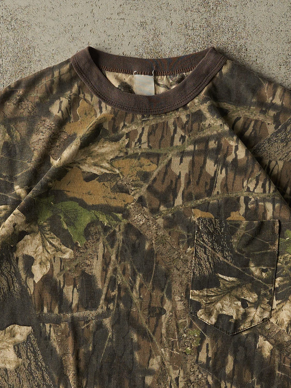 Vintage 90s Camo Mossy Oak Pocket Tee (L/XL)