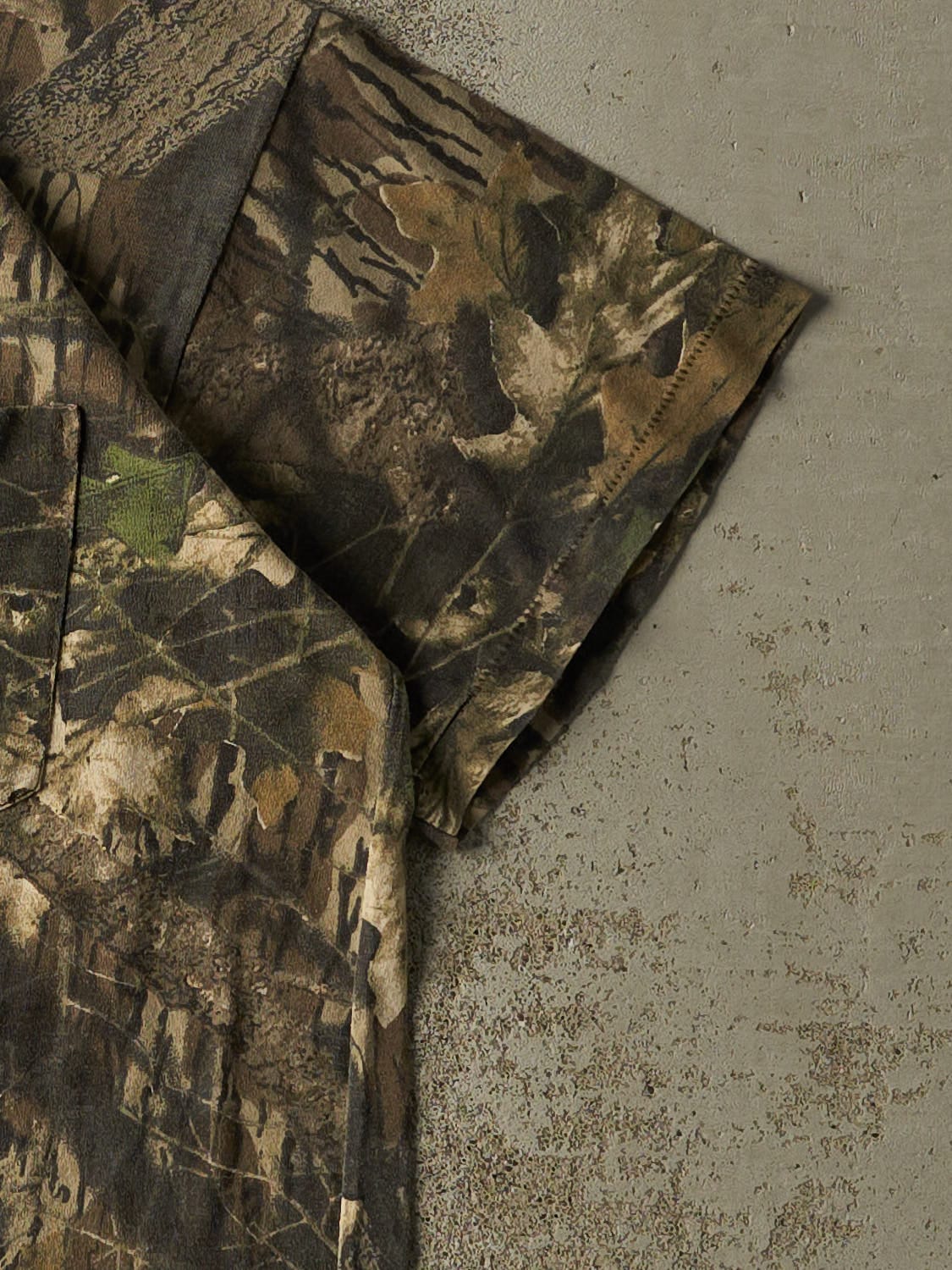 Vintage 90s Camo Mossy Oak Pocket Tee (L/XL)