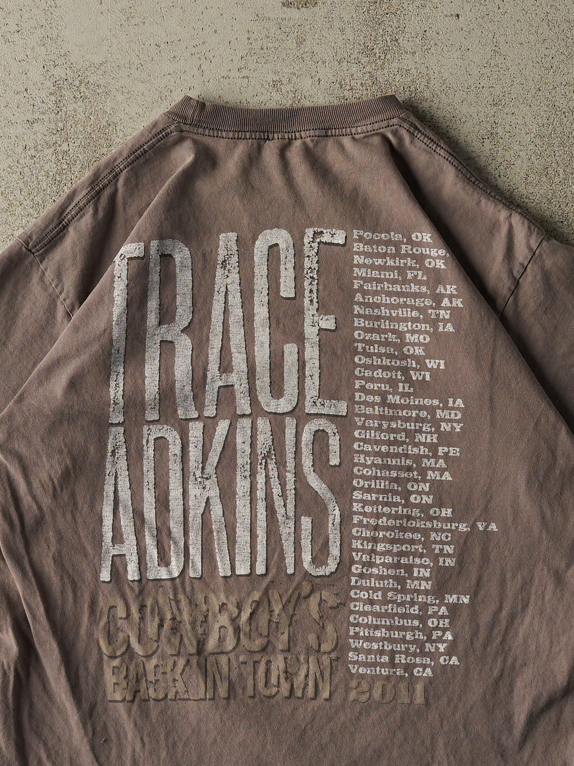 Vintage 11' Grey Trace Adkins "Cowboy's Back In Town" Tour Tee (M/L)