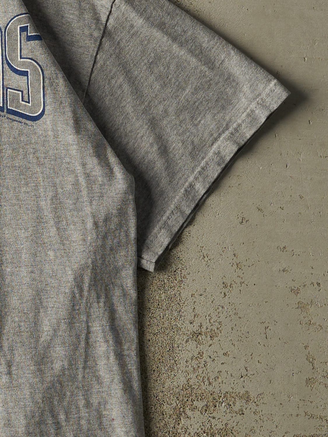 Vintage 04' Grey Detroit Pistons Tee (M/L)