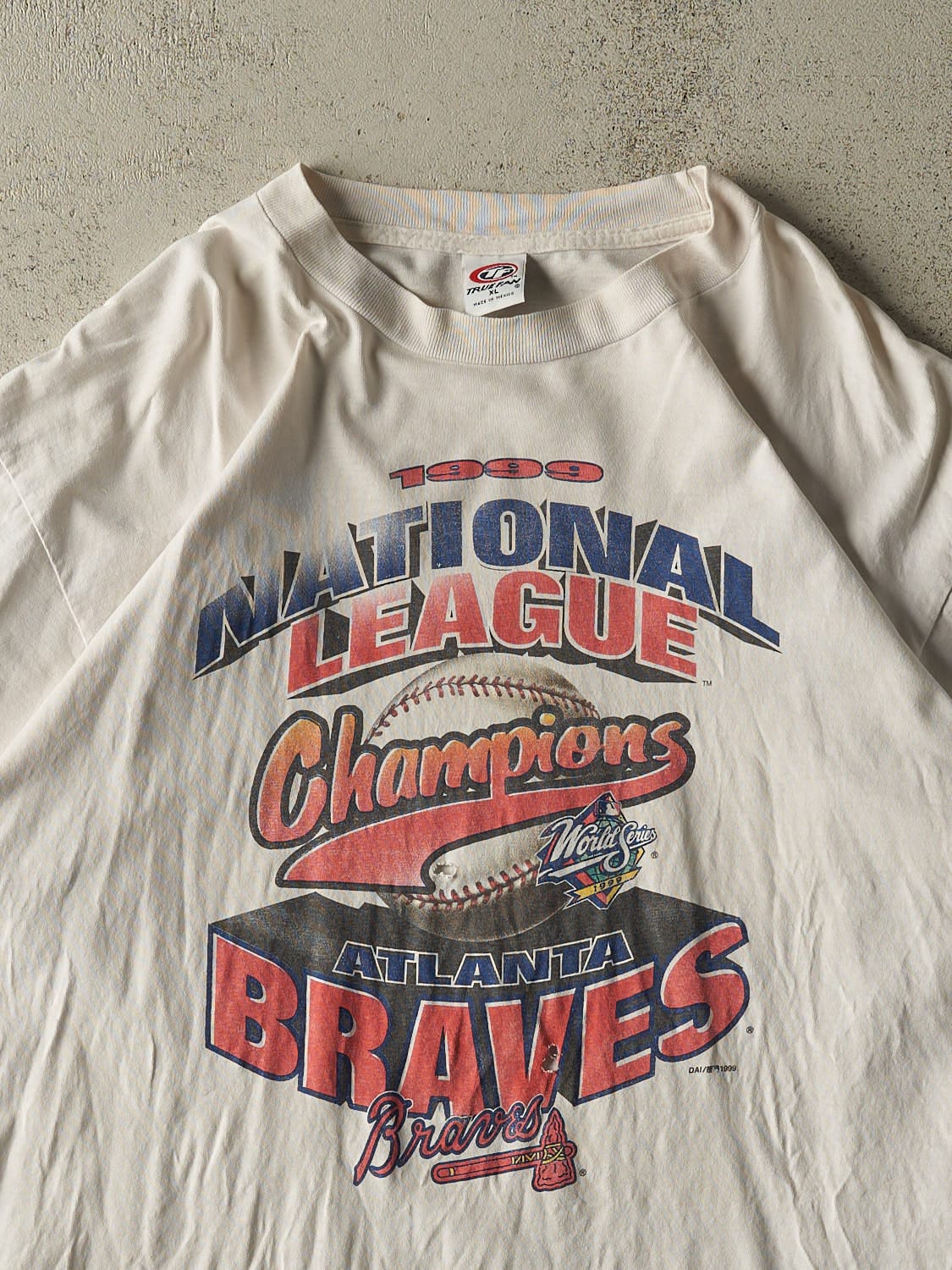Vintage 99' White Atlanta Braves National Leauge Champions Tee (XL)
