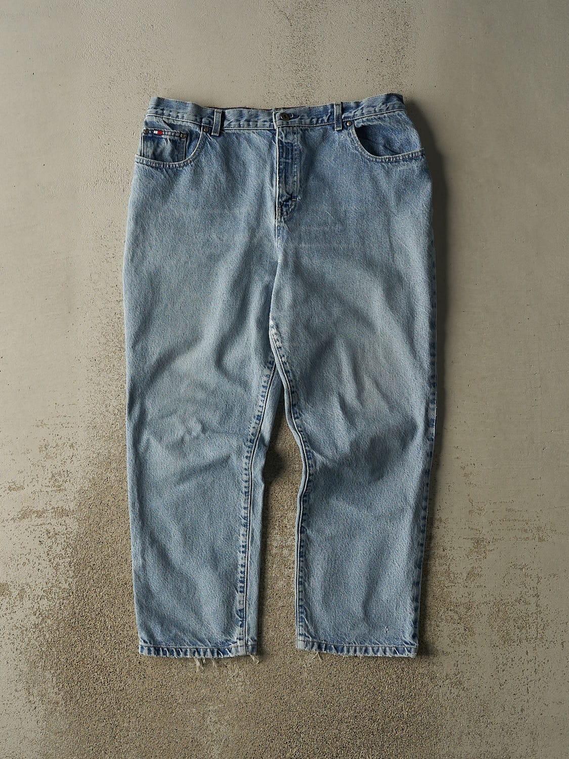 Vintage 90s Light Wash Tommy Hilfiger Jeans (36x28.5)