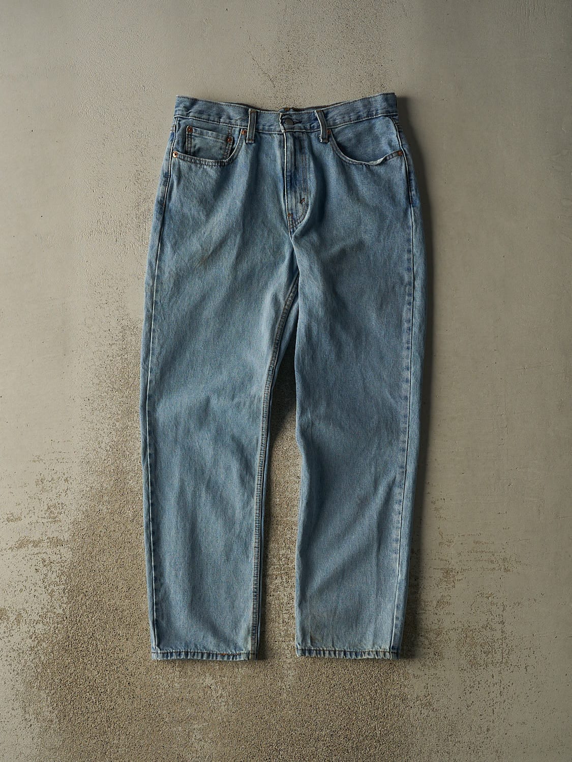 Vintage Y2K Light Wash Levi's 550 Jeans (34x32)