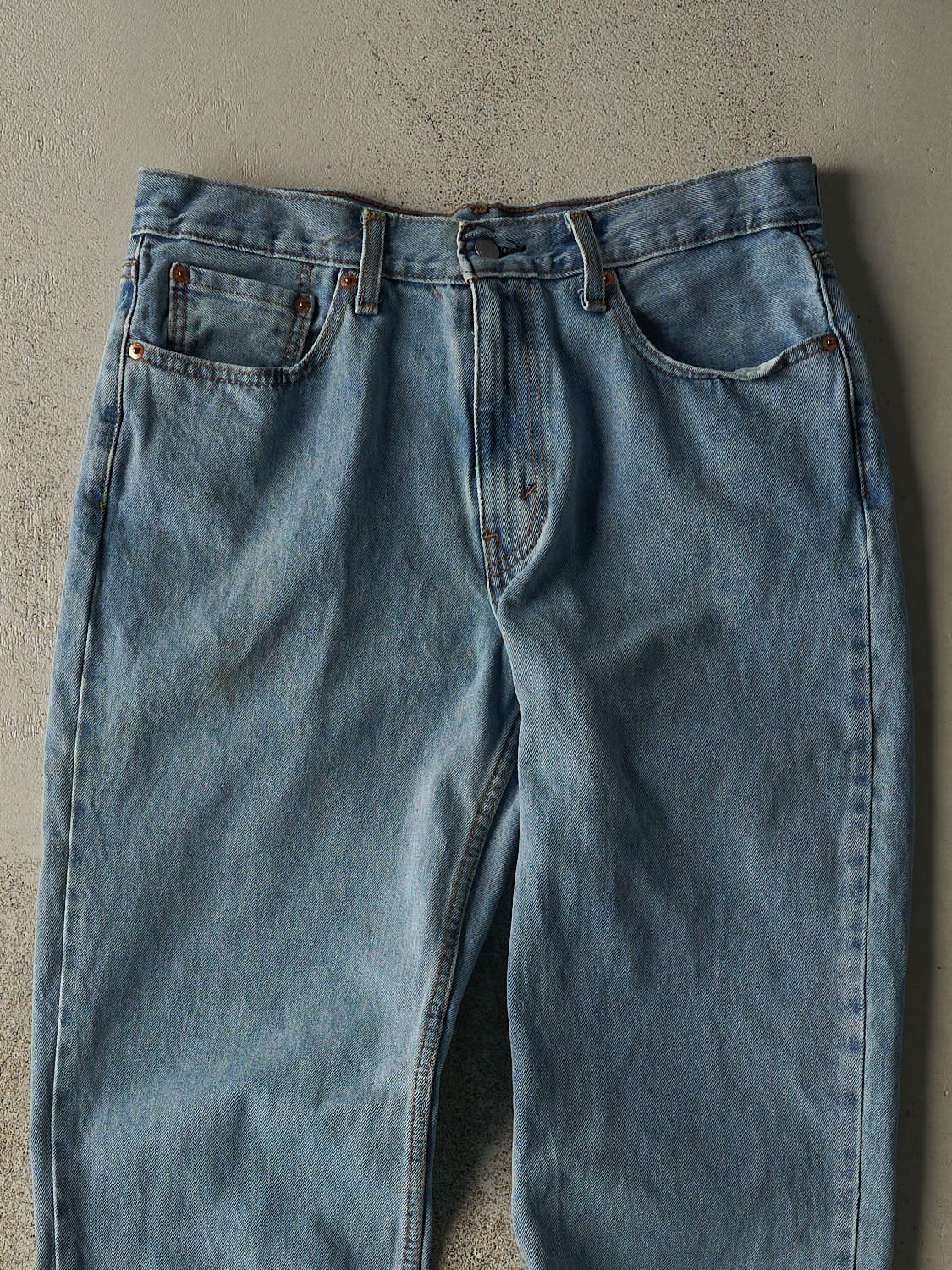 Vintage Y2K Light Wash Levi's 550 Jeans (34x32)