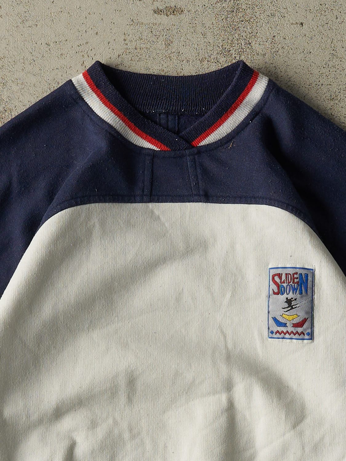 Vintage 80s Navy Blue & White Slide Down Skiing Crewneck (M/L)