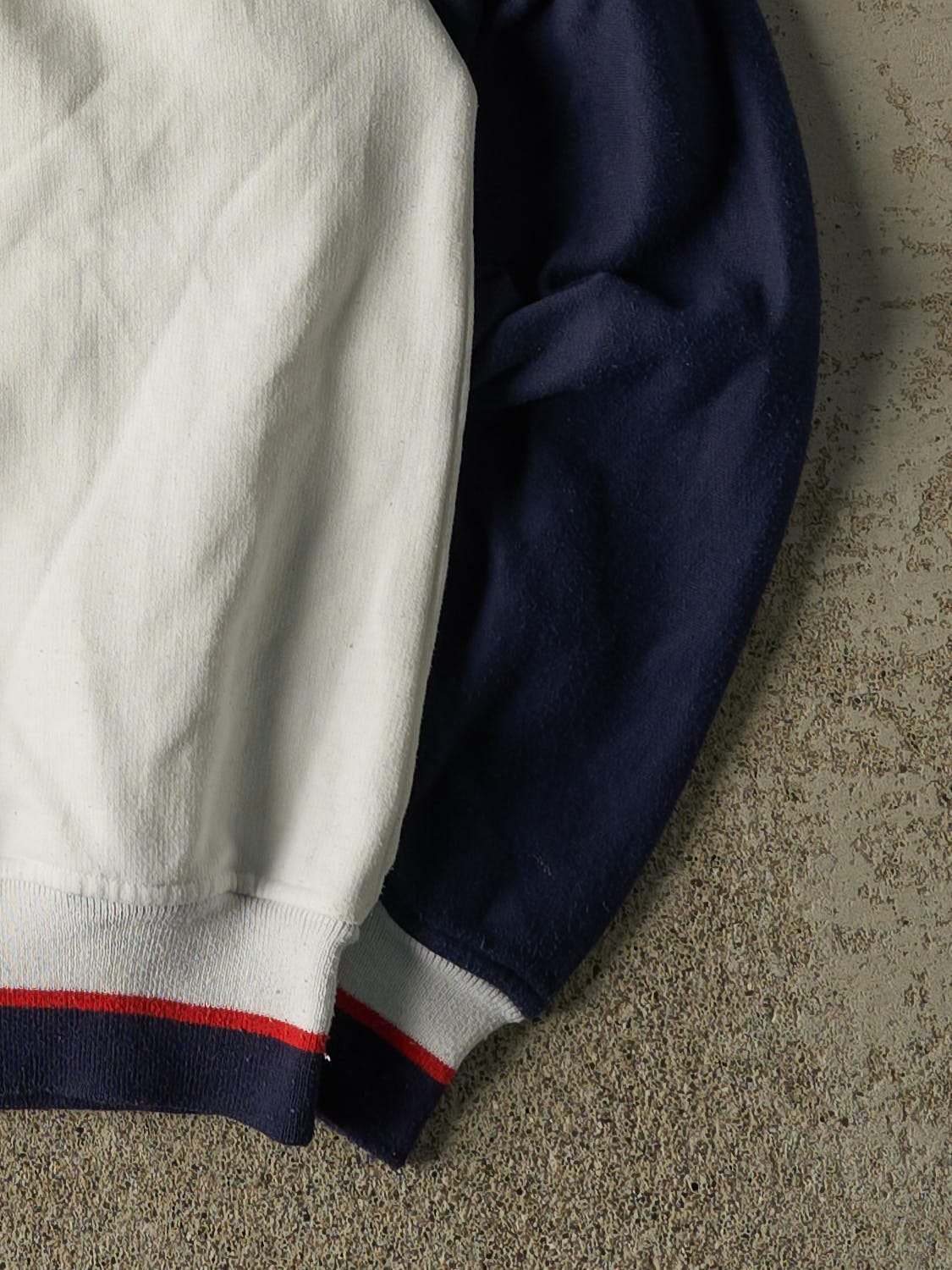 Vintage 80s Navy Blue & White Slide Down Skiing Crewneck (M/L)