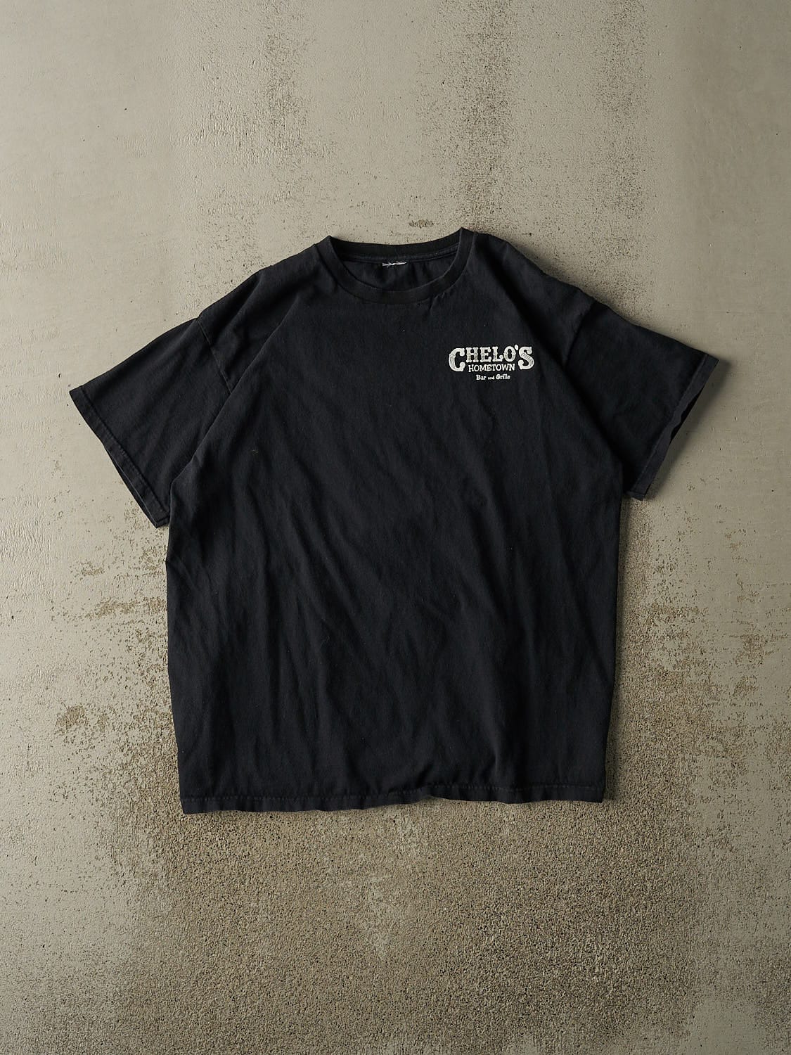 Vintage 05' Black Chelo's Bar and Grill Super Bowl XXXIX Tee (L)