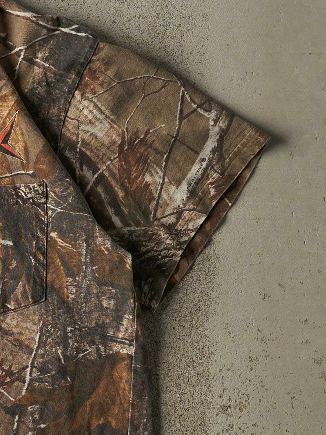 Vintage Y2K Camo A-lert Construction Pocket Tee (XS/S)