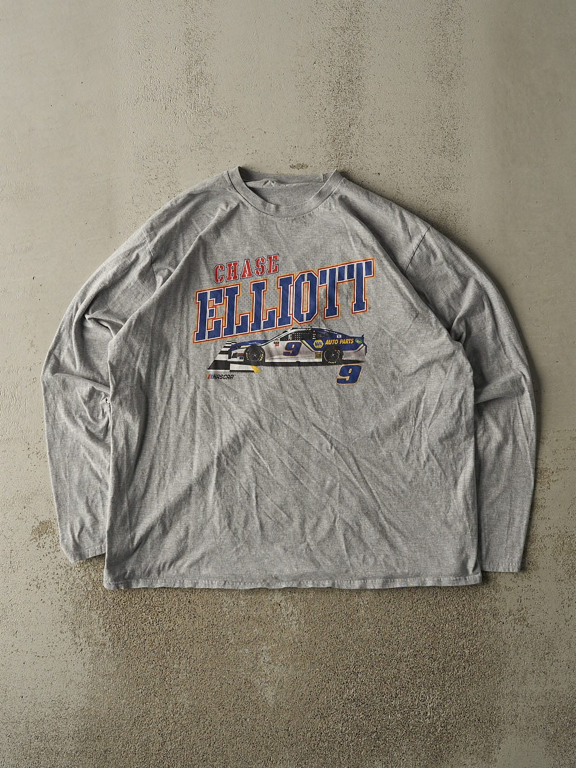 Vintage Y2K Grey Chase Elliot Nascar Long Sleeve (L/XL)