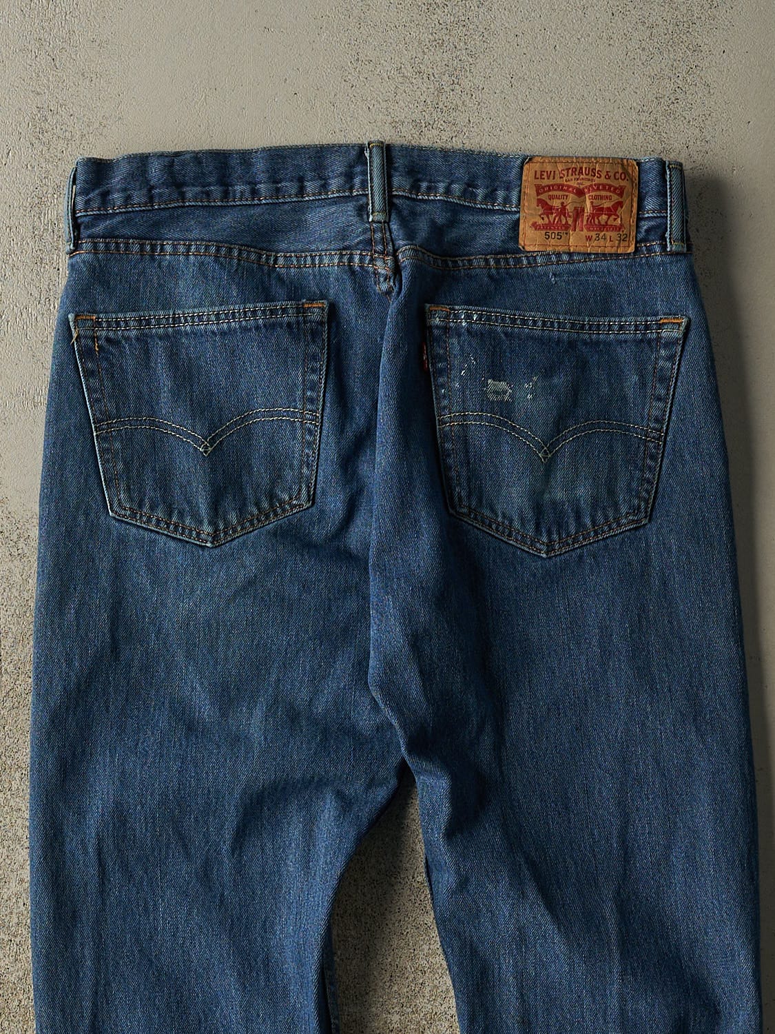 Vintage Y2K Mid Wash Levi's 505 Jeans (34x31.5)